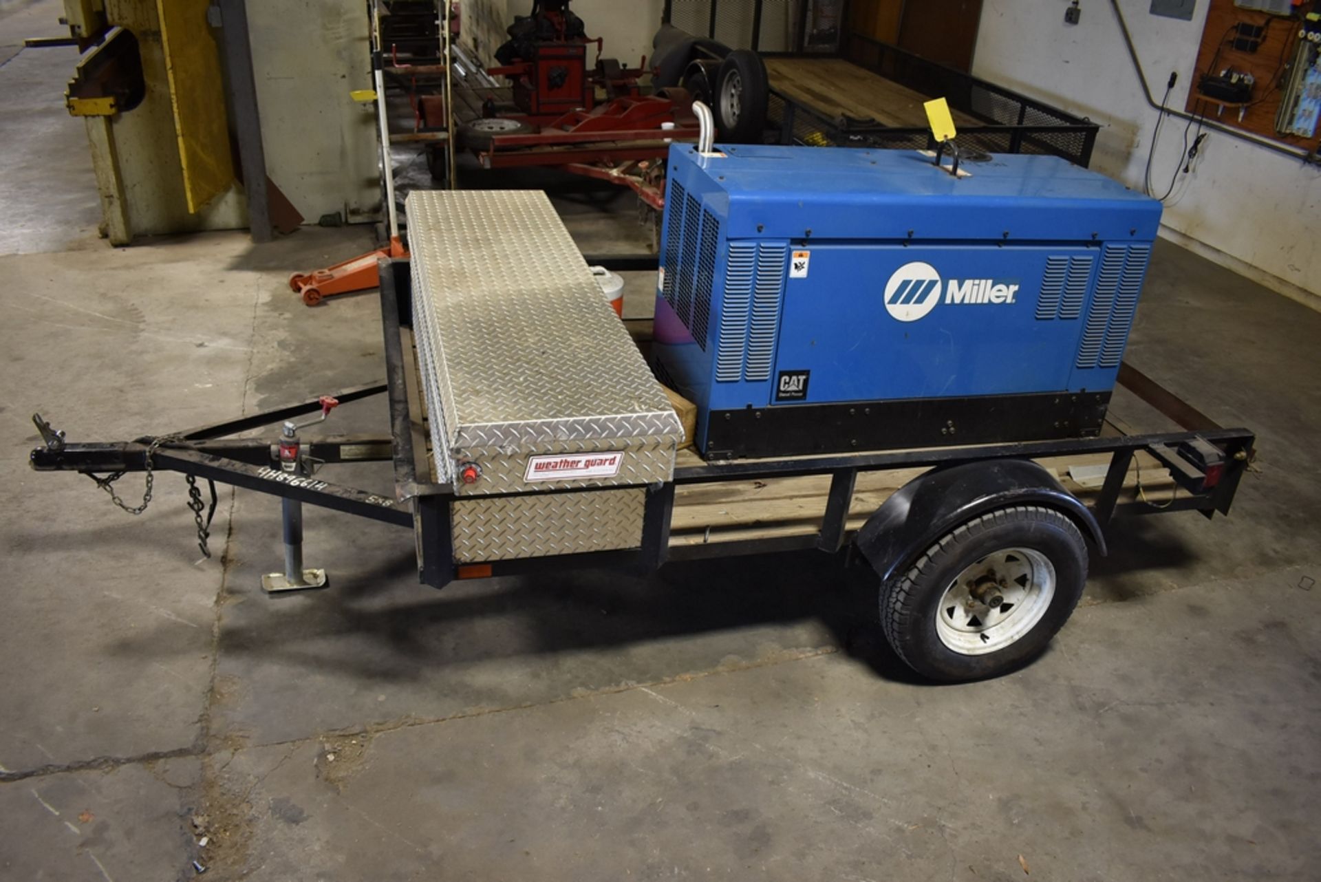 MILLER MODEL BIG BLUE PRO 300 400 AMP / 12000 WATT DIESEL WELDER / GENERATOR 584 HOURS - Image 15 of 18