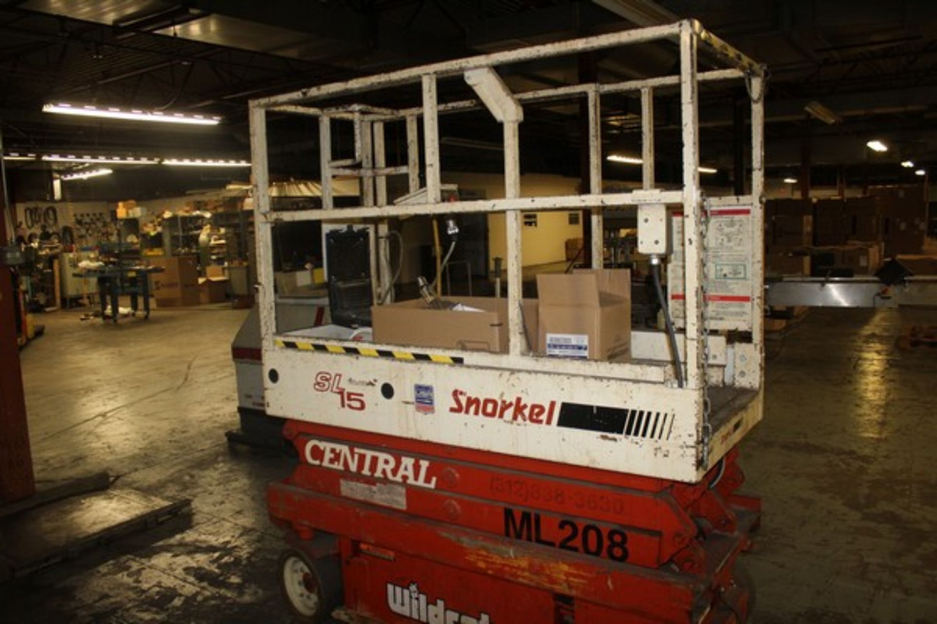 SNORKEL MODEL SL15 ELECTRIC SCISSOR LIFT, 15' MAX LIFT, 600LB. CAP - Image 3 of 4