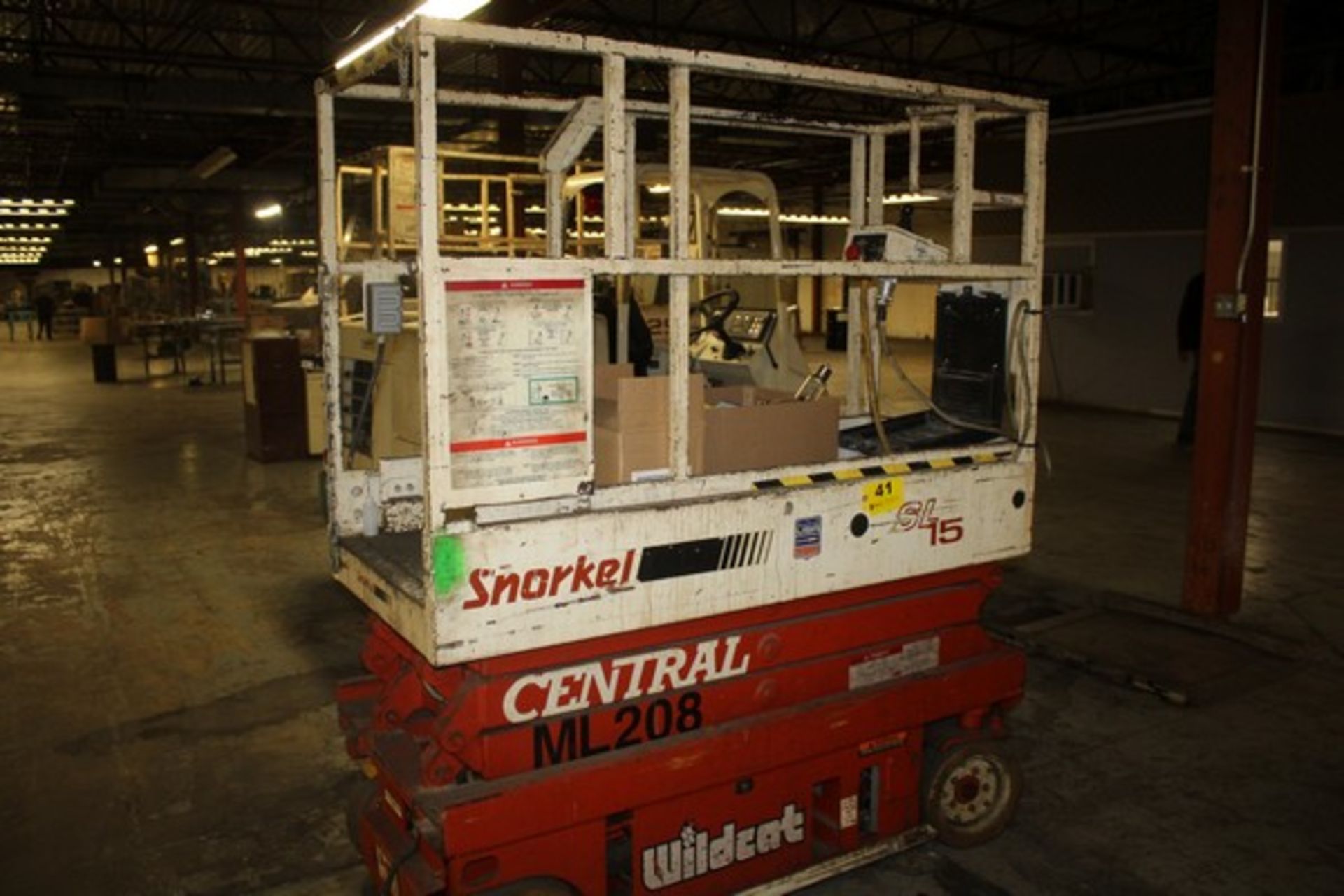 SNORKEL MODEL SL15 ELECTRIC SCISSOR LIFT, 15' MAX LIFT, 600LB. CAP