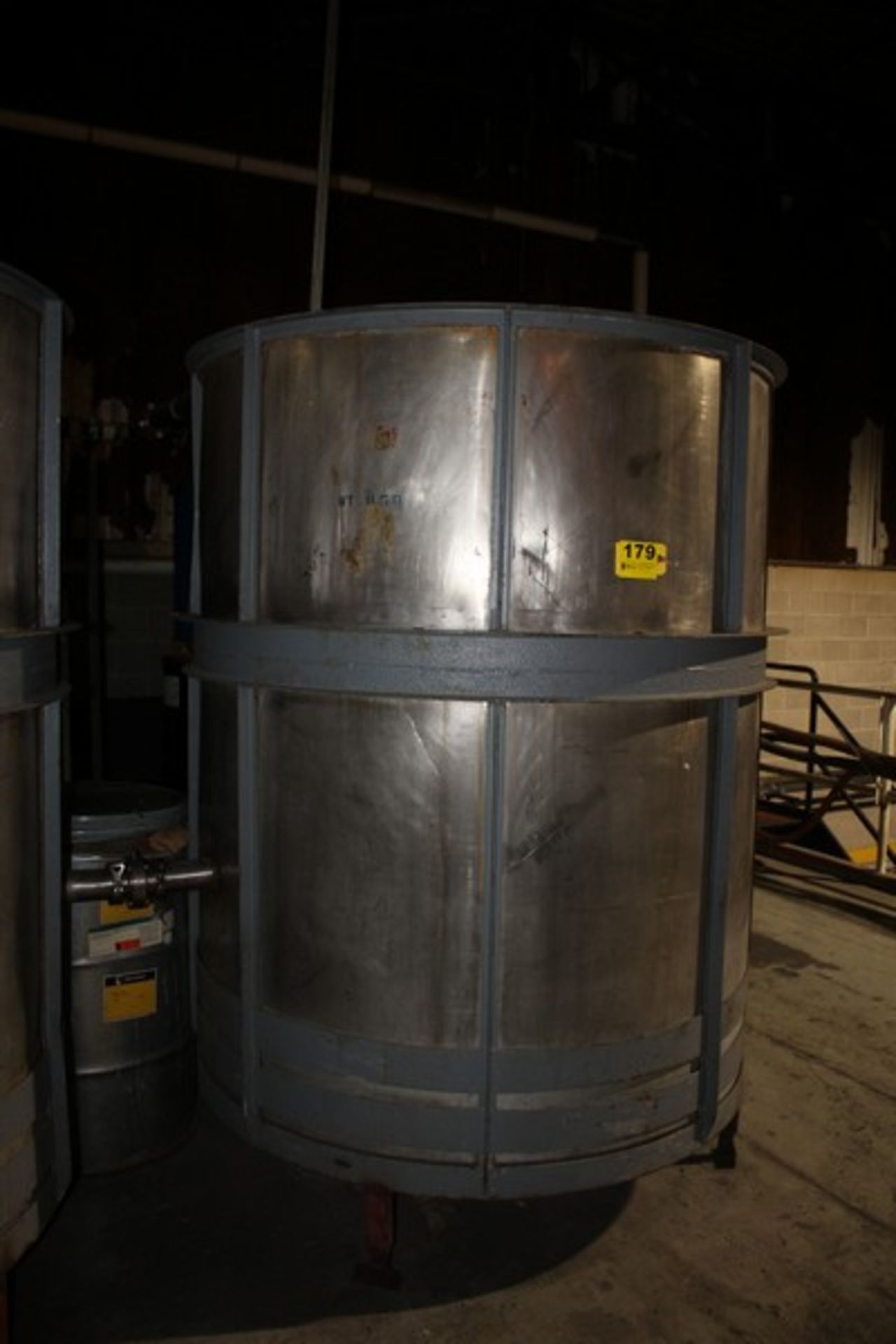 850 GAL OVS-STAINLESS STEEL