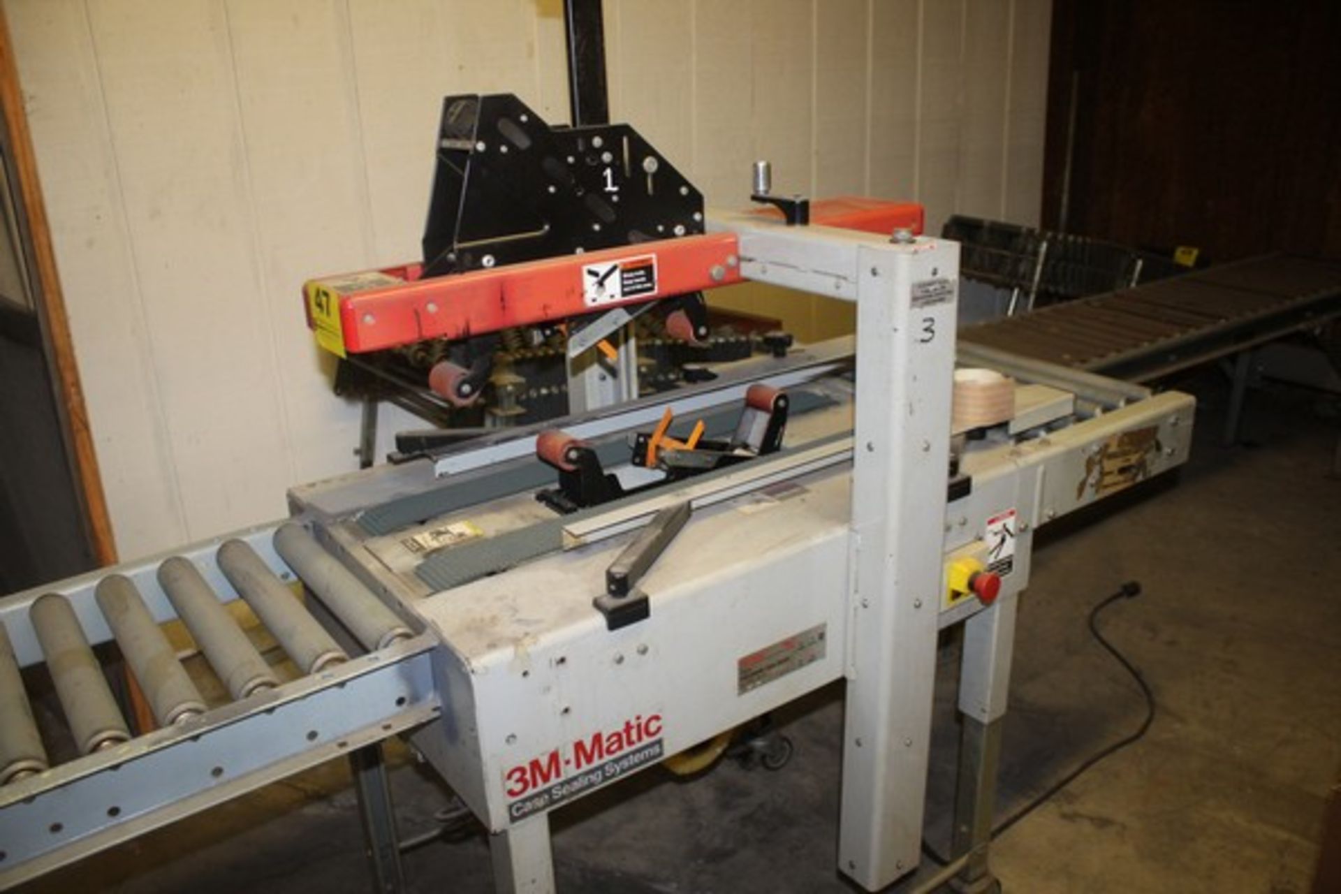 3M 3M-MATIC MODEL 100A ADJUSTABLE CASE SEALER, S/N 2066 WITH CONVEYOR - Image 2 of 4