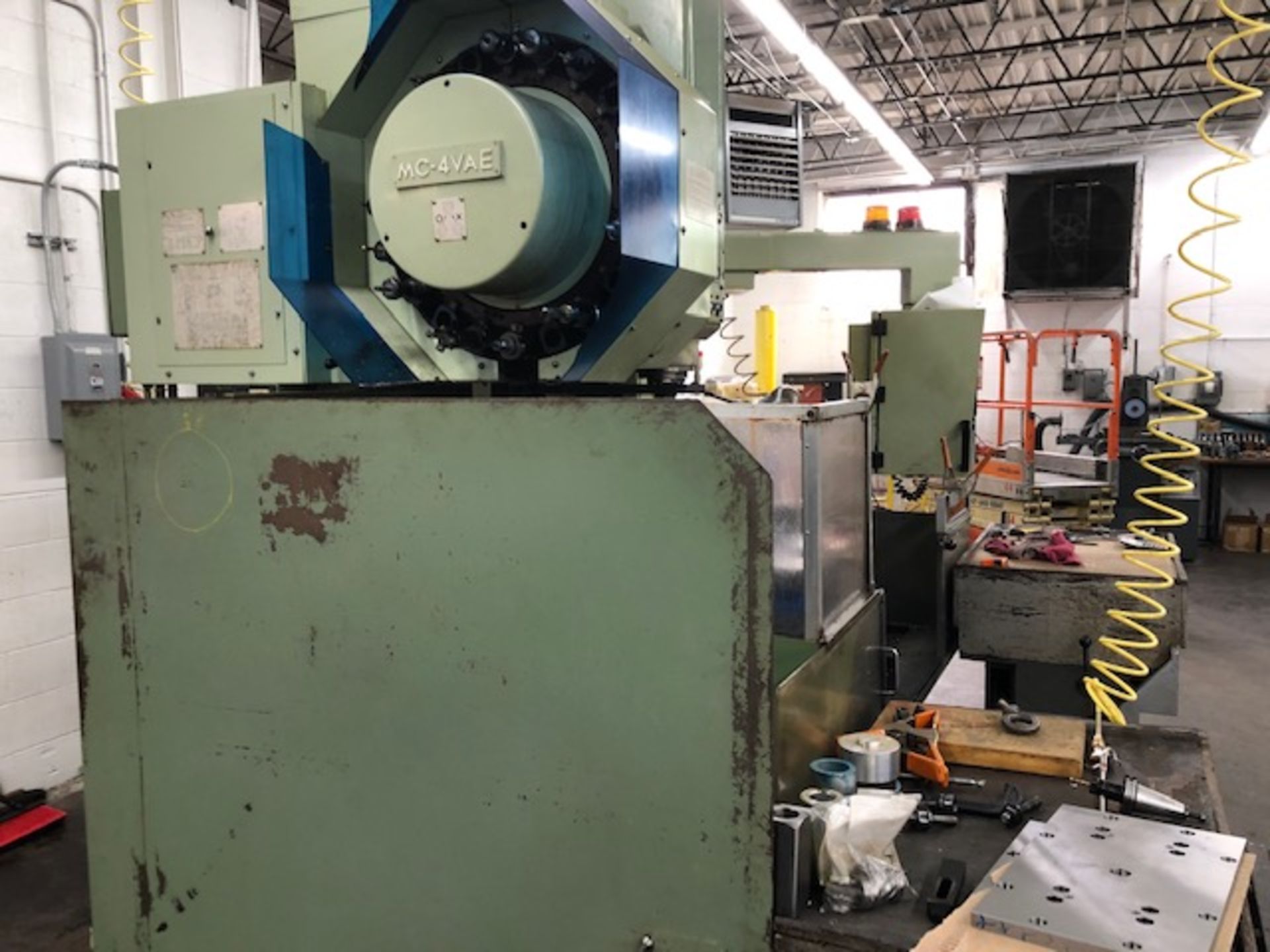 1995 OKUMA MODEL MC-4VAE CNC VERTICAL MACHINING CENTER: S/N 0702-9916; WITH OKUMA OSP 5030M CONTROL, - Image 4 of 6