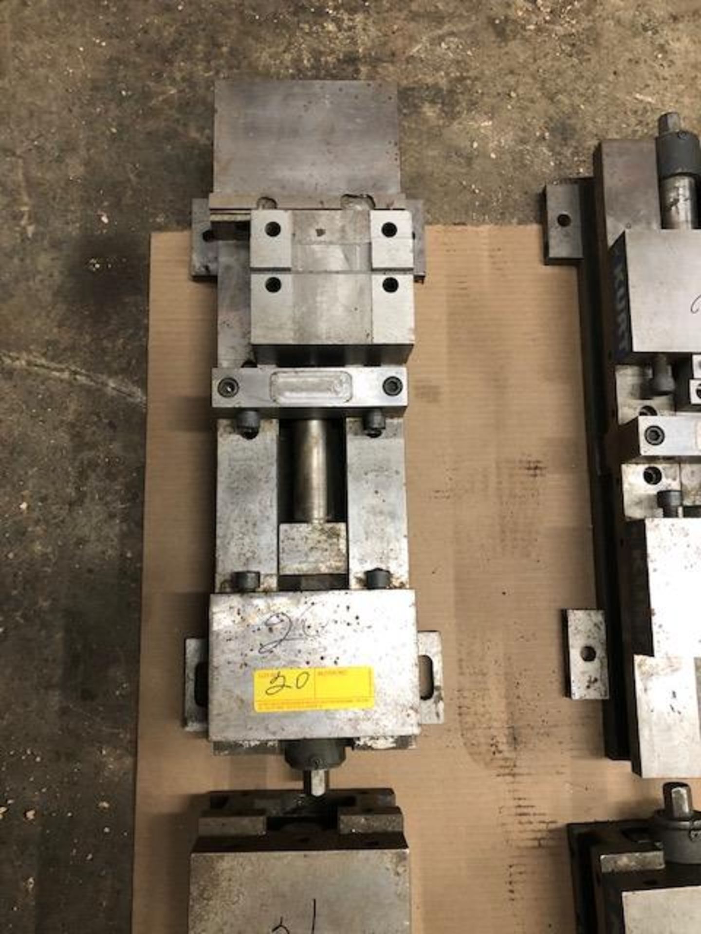 KURT ANGLOCK 6” MODEL DL640 VISE LOADING FEE: NO CHARGE - Image 2 of 2