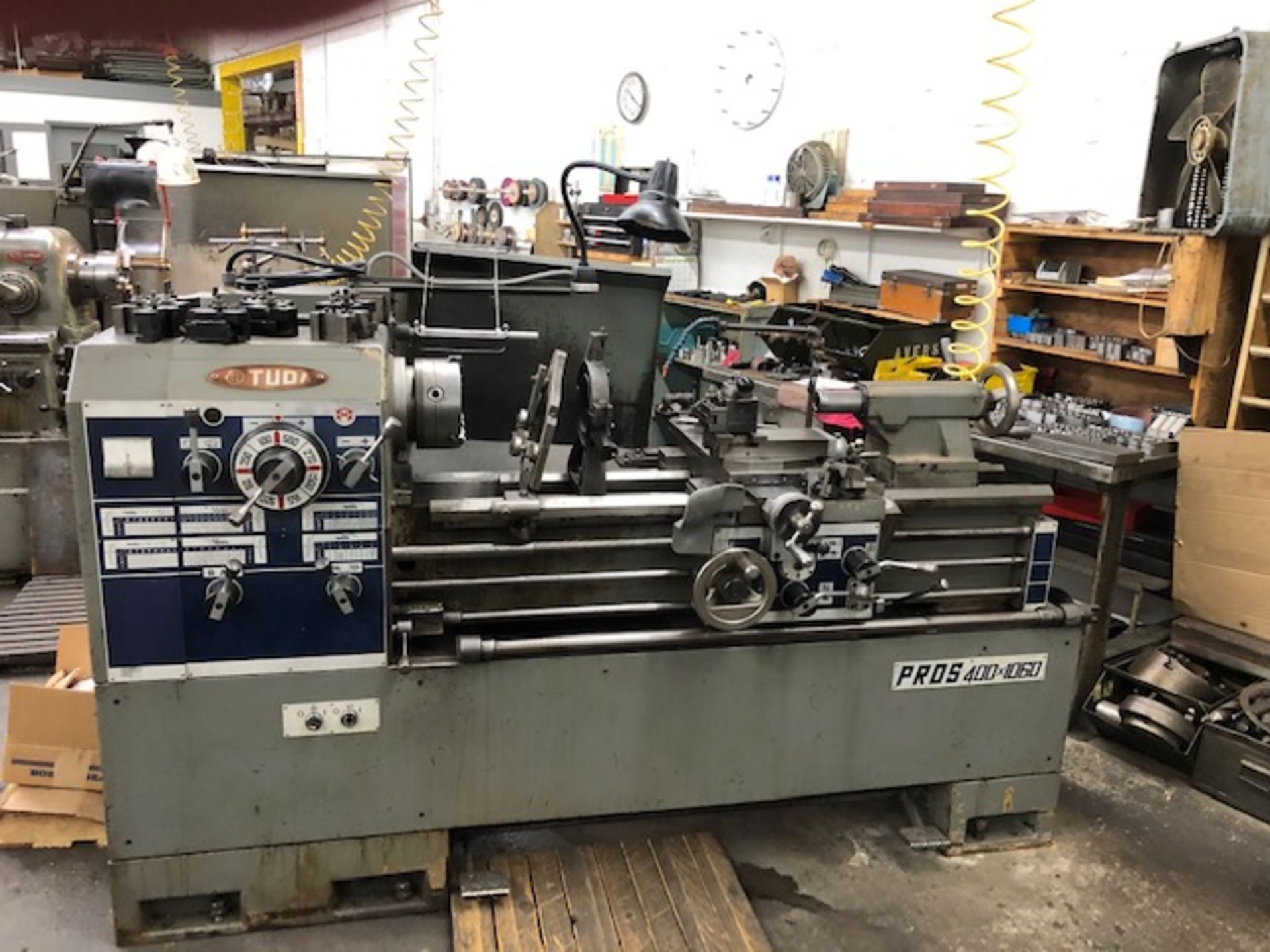 TUDA PROS 15” X 42” MODEL 400 X 1060 ENGINE LATHE: S/N 5VP12145; SPINDLE SPEEDS FROM 300 TO 1,500