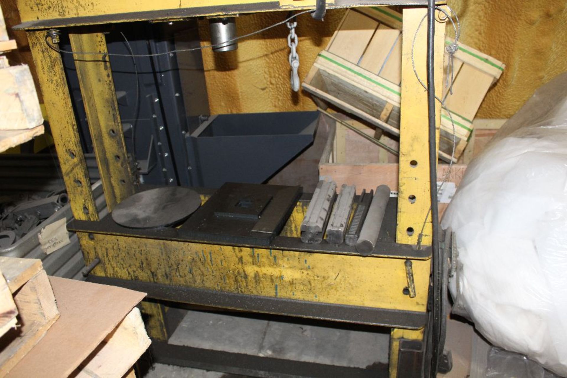 Hydraulic H-frame press, shopmade. - Image 3 of 3