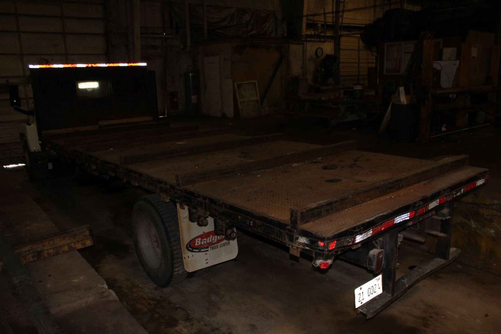 2005 GMC flatbed truck, model C7500, vin 1GDM7C1CX5F504739, MILEAGE UNK, C-7 Cat. dsl, auto trans, - Image 10 of 12