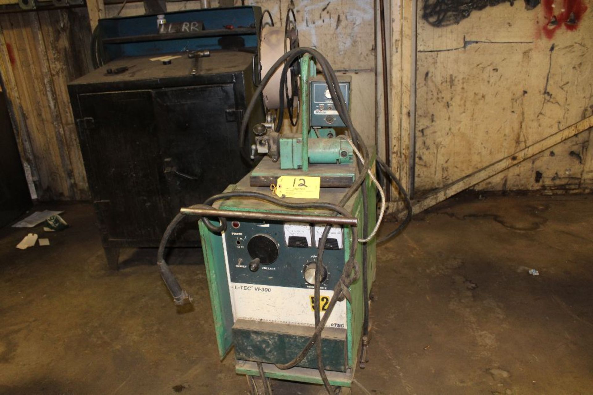 L-Tec welder V1-300, sn C90A18352, wire feed.