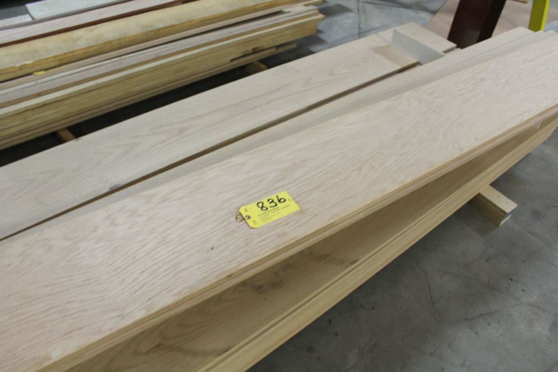Lumber oak plank, 3/4" x 12" x 16'. - Image 2 of 4