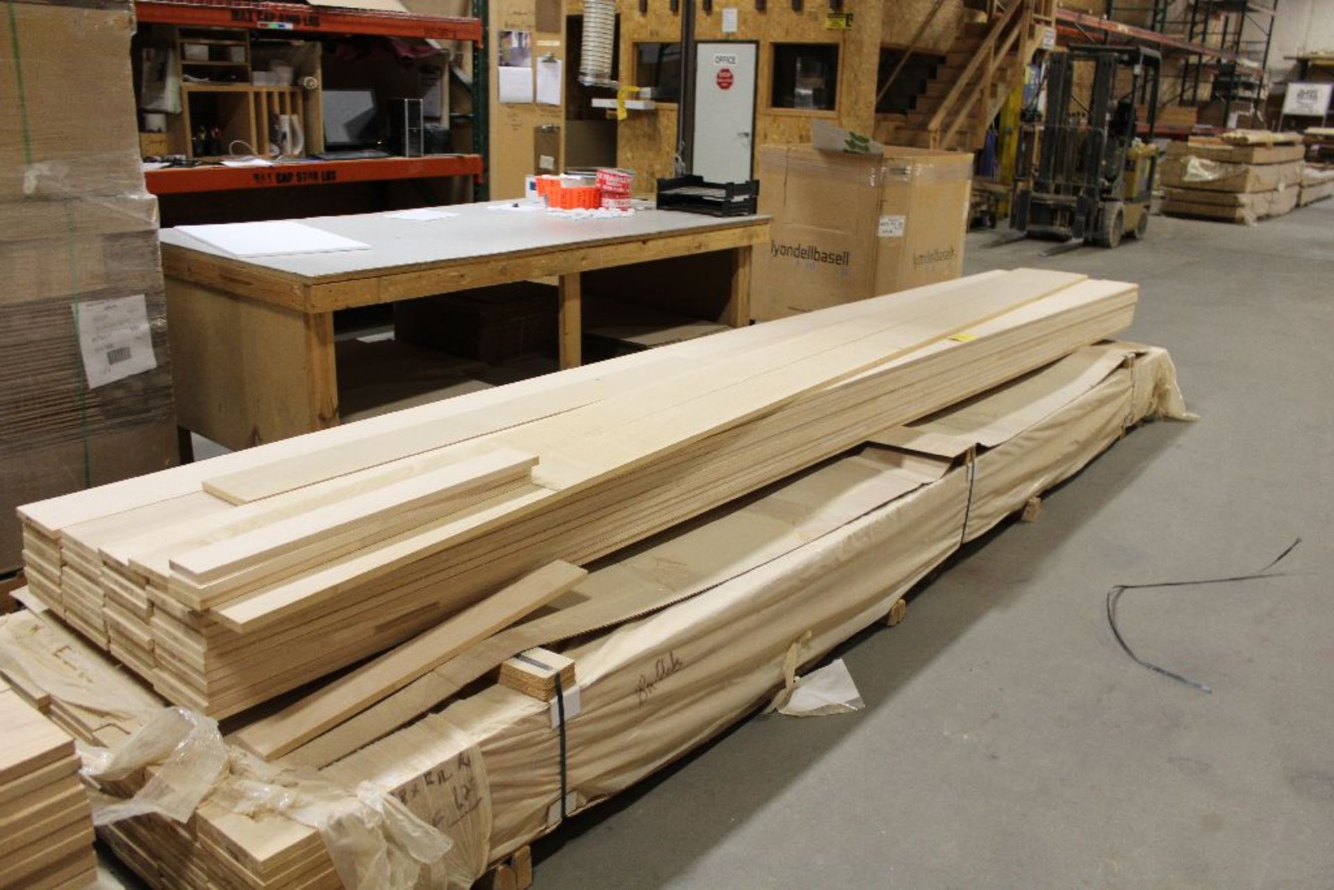 Lumber, (80) mix lot oak, 3/4" x 7" x 16'; 3.4" x 5' x 16'. - Image 2 of 5