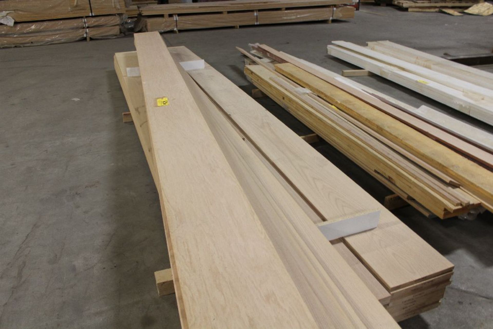 Lumber oak plank, 3/4" x 12" x 16'. - Image 4 of 4