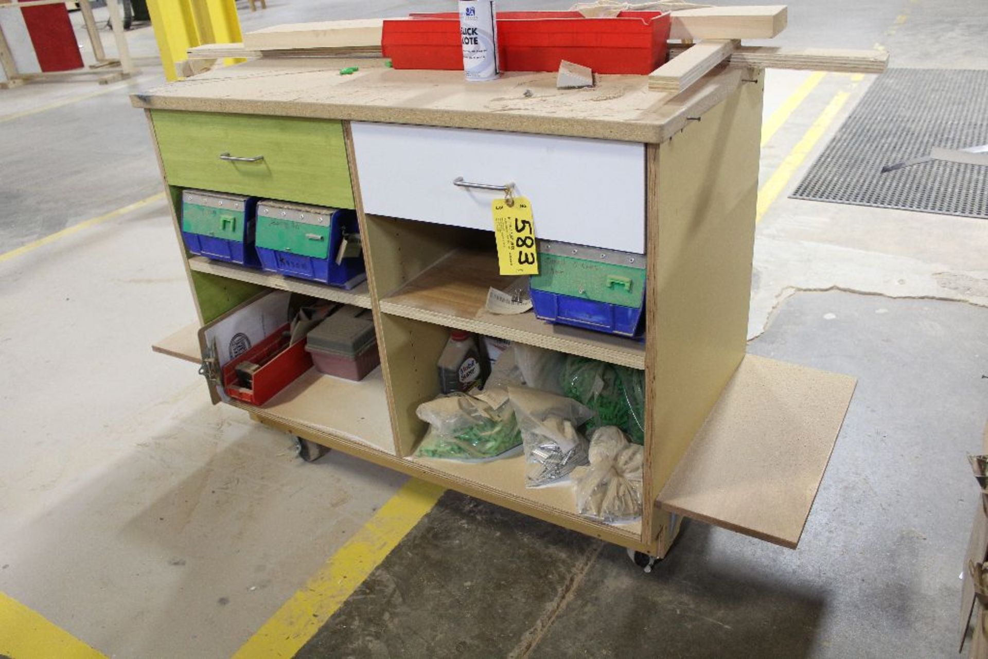 Rolling storage bench, 2 x 4.