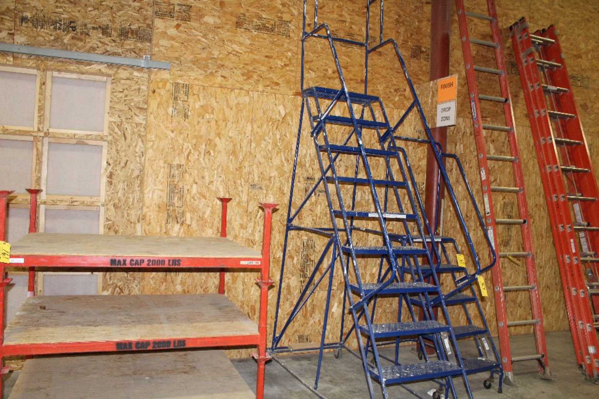 Rolling ladder, 10 steps. - Image 2 of 2