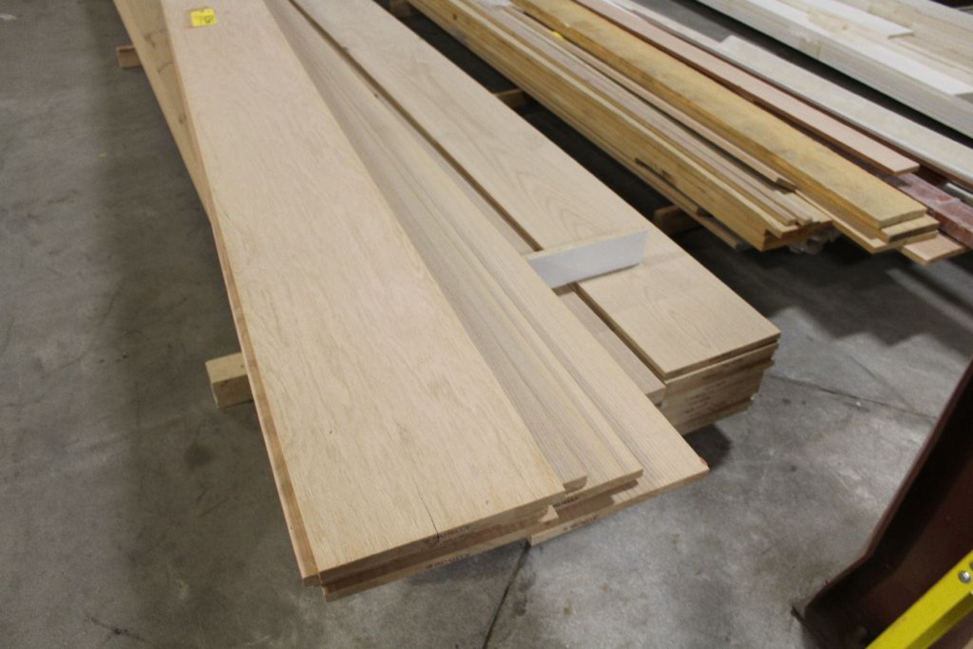 Lumber oak plank, 3/4" x 12" x 16'. - Image 3 of 4