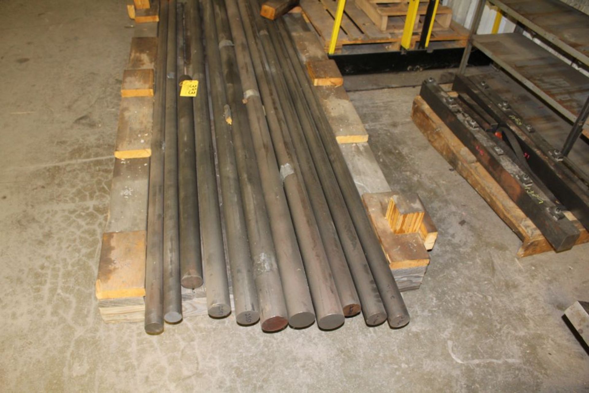 Iron metric round bars. - Image 2 of 4