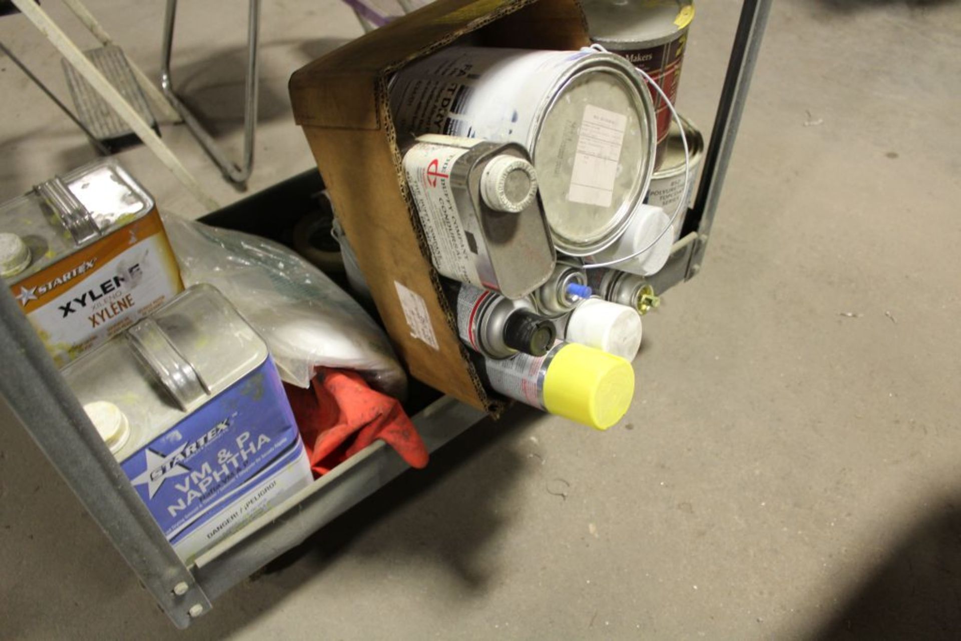 Job cart with contents, auto body paint, spray gun, etc. - Image 5 of 5