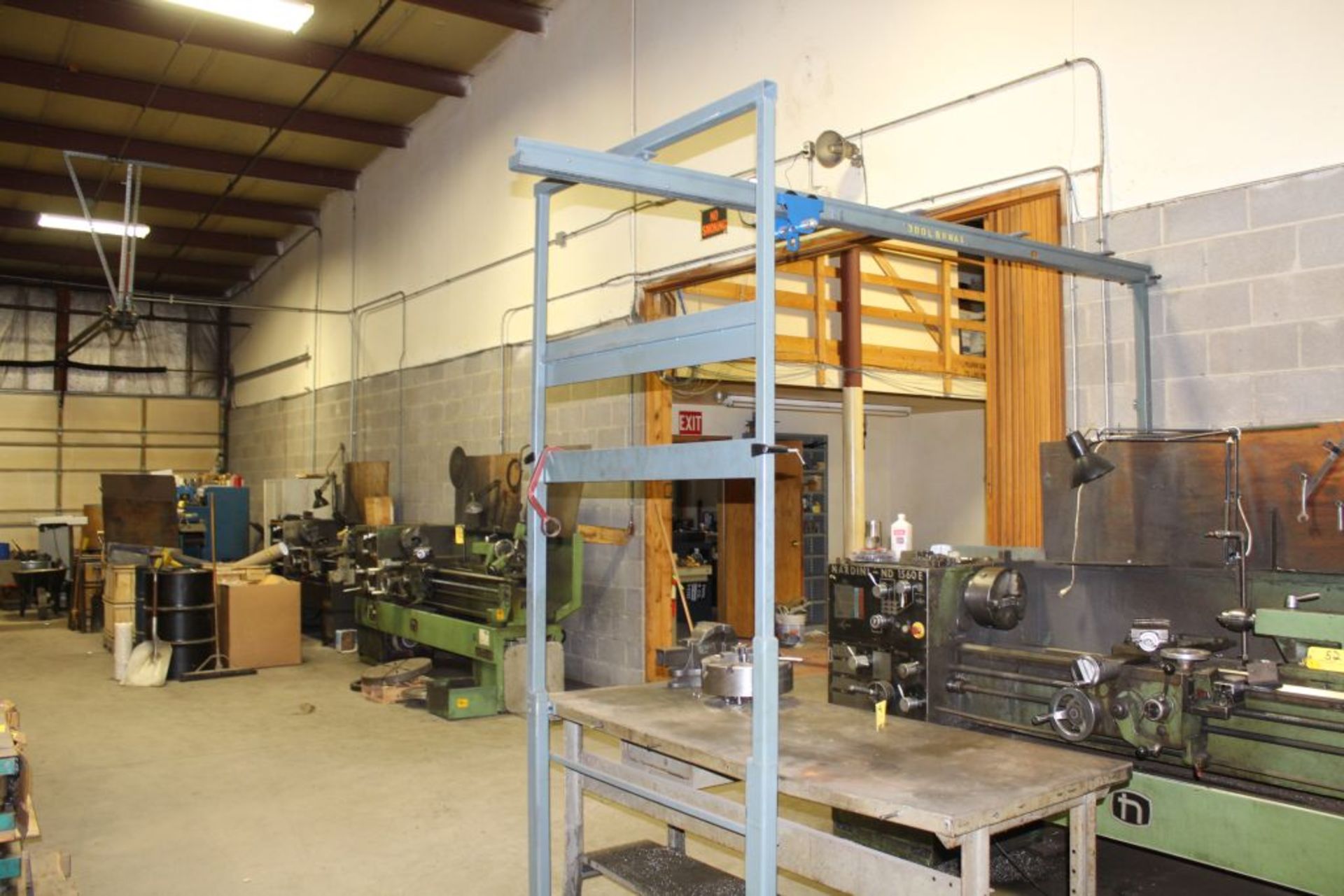 Steel work table with trolley hoist. - Image 4 of 4