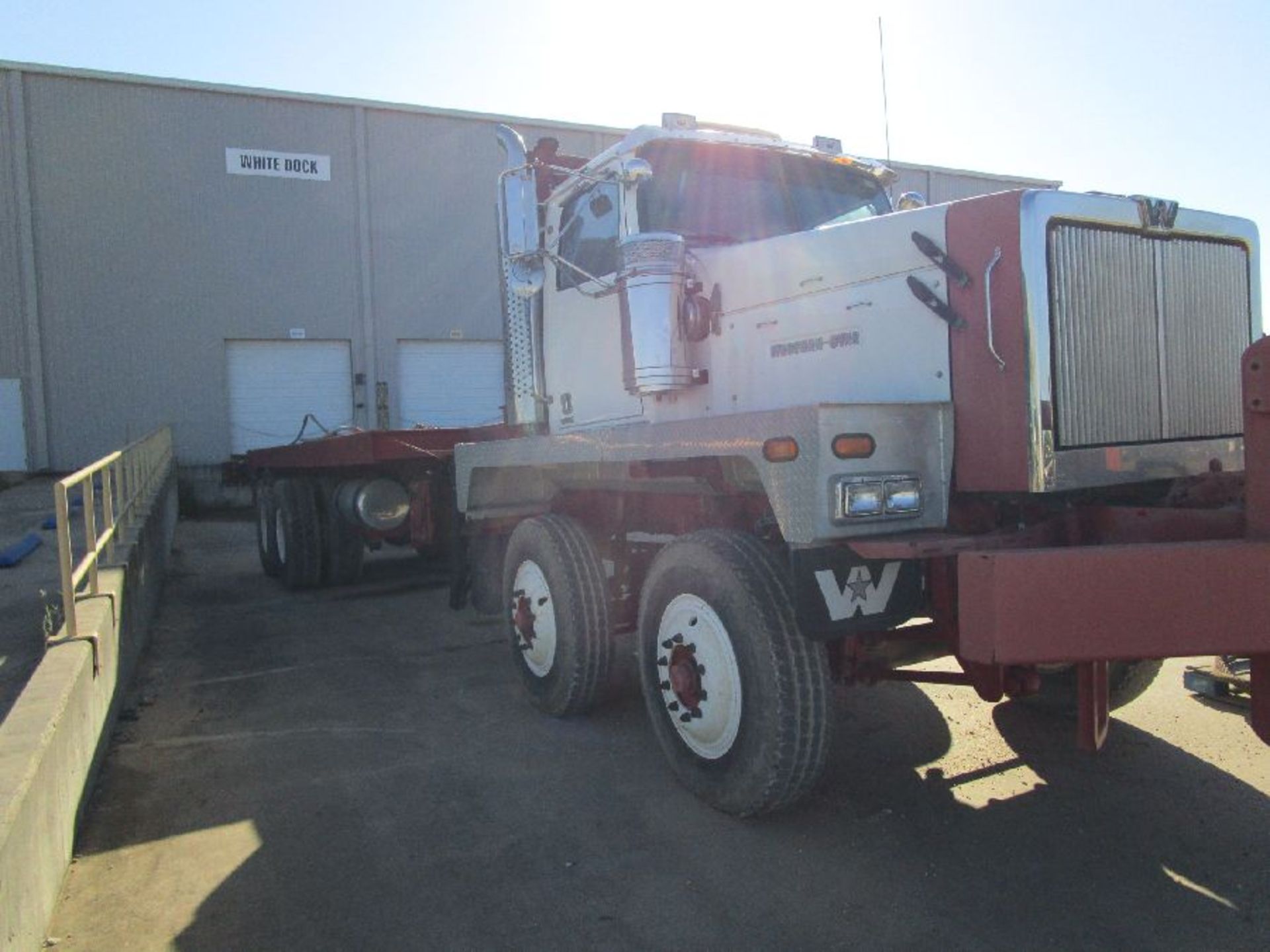 Western Star Model 6900 XD Tandem Axel Winch Truck - Image 5 of 21