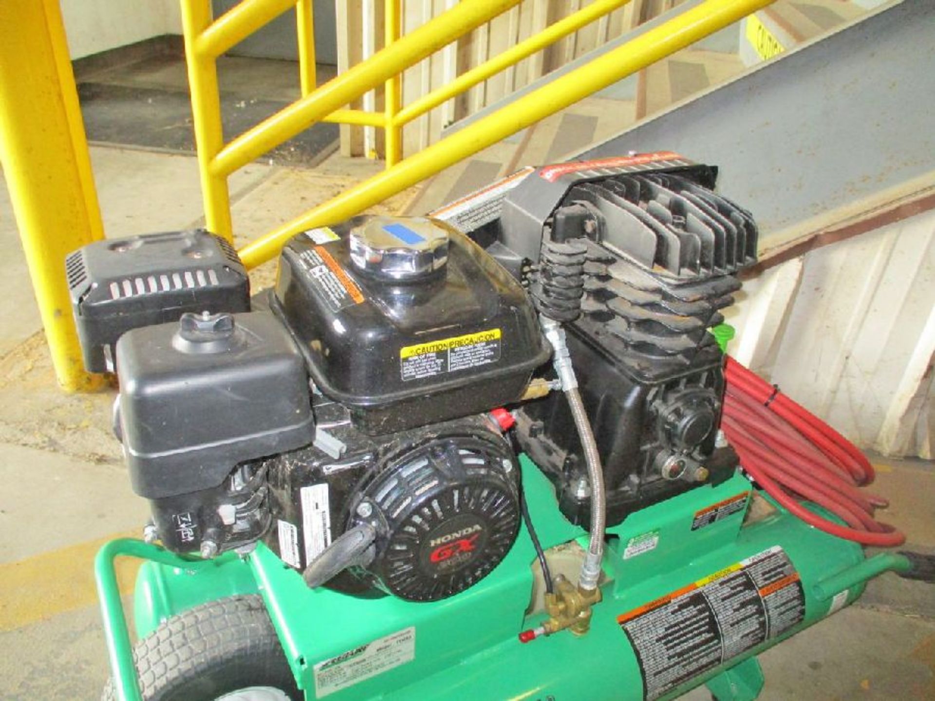 Dayton Speedaire Model 1VN93 Air Compressor - Image 3 of 6