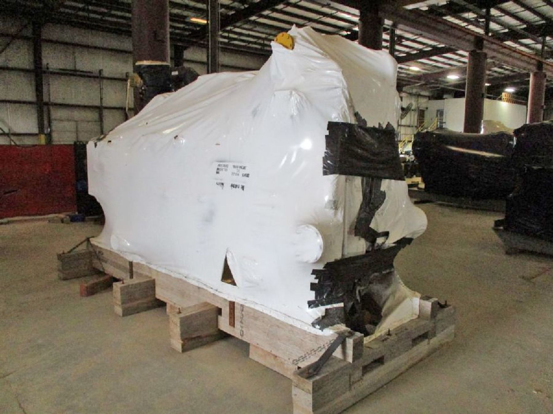 Caterpillar Model G3606 Unused 1875 HP / 1398 KW Natural Gas Compression Engine - Image 3 of 6