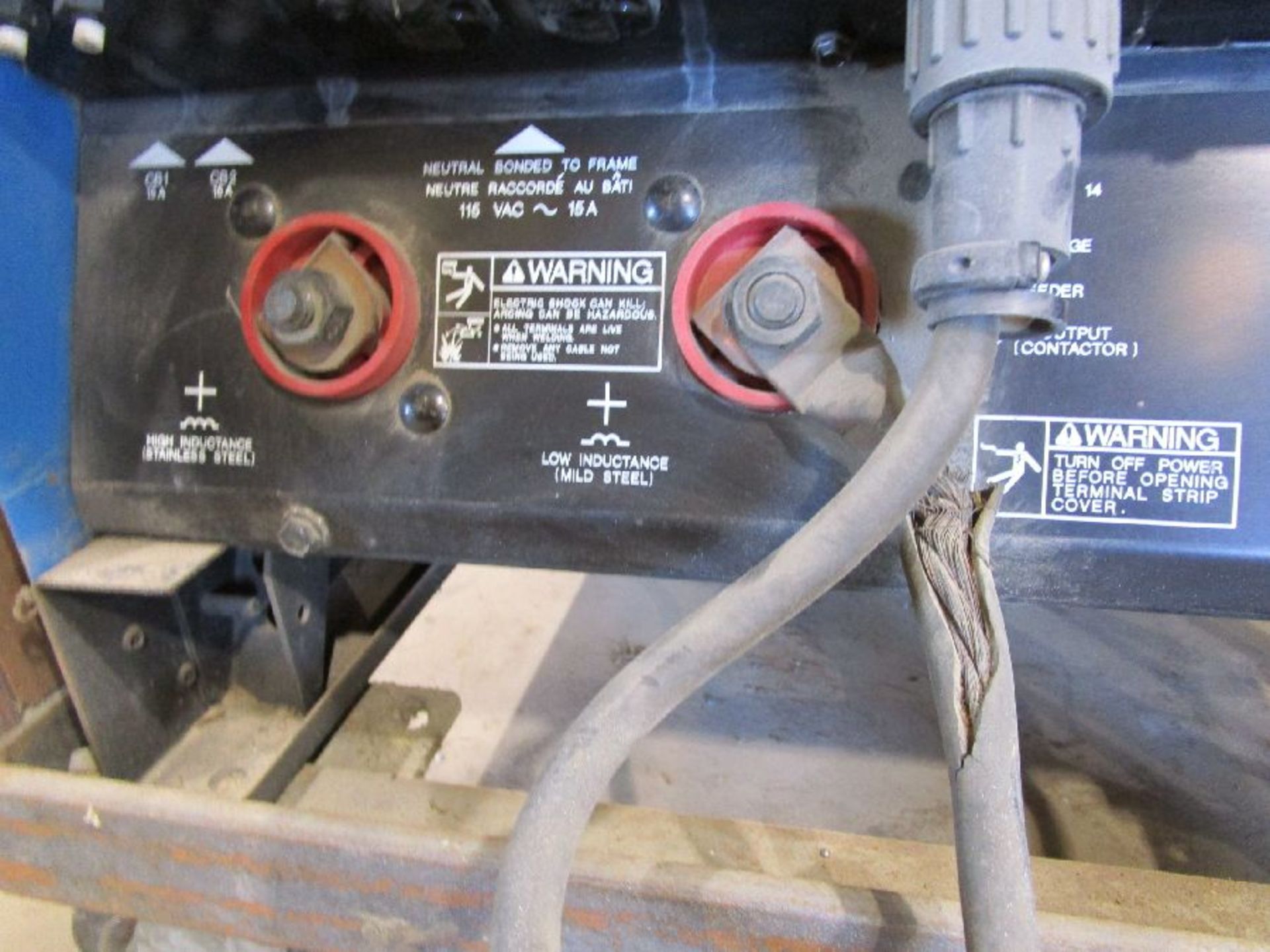 Miller Model 302 Deltaweld CV/DC Welding Power Source - Image 5 of 9