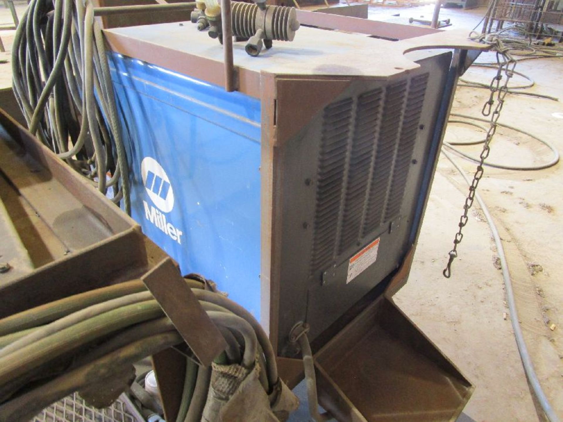 Miller Model 302 Deltaweld CV/DC Welding Power Source - Image 9 of 9