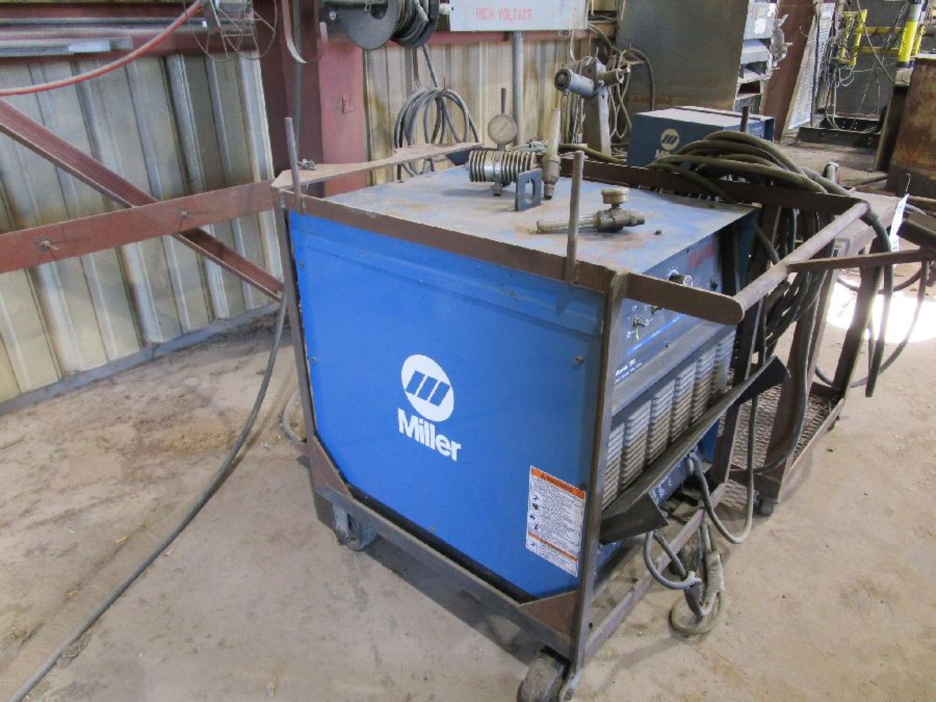 Miller Model 302 Deltaweld CV/DC Welding Power Source - Image 7 of 9