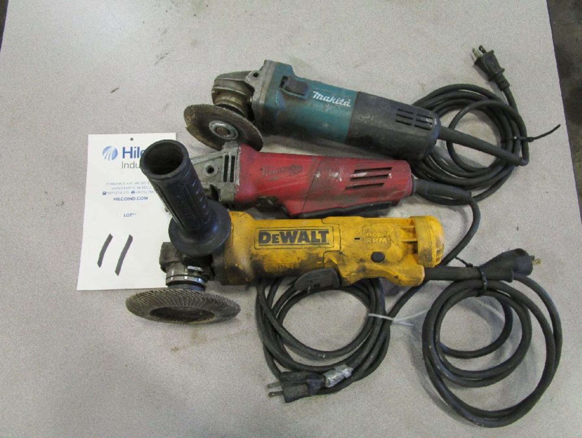 DeWalt Model DWE402 4 1/2"" Wheel Angle Grinder - Image 2 of 4