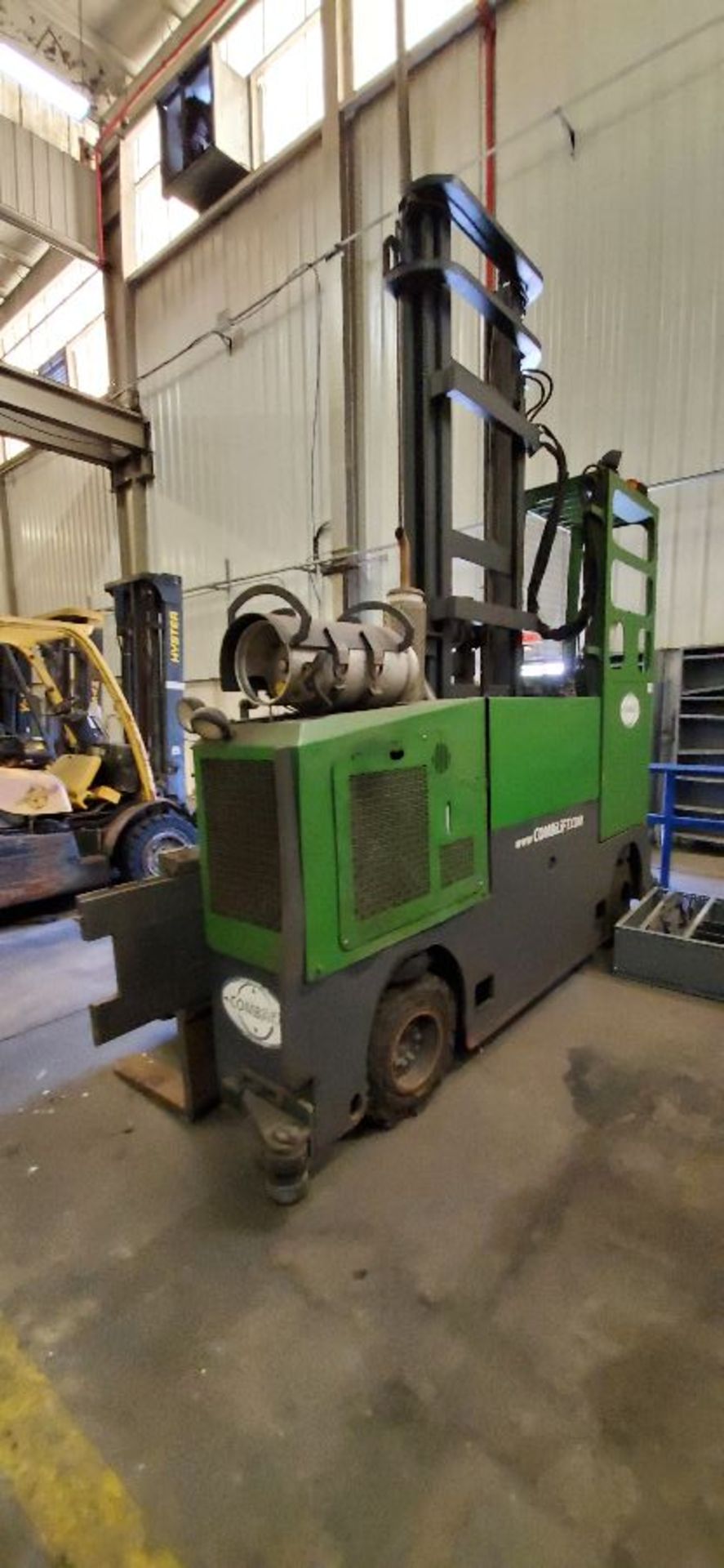 Combilift Model CL60100LA24 10,000-Lb. LP Gas Sideloader Forklift Truck - Image 3 of 7