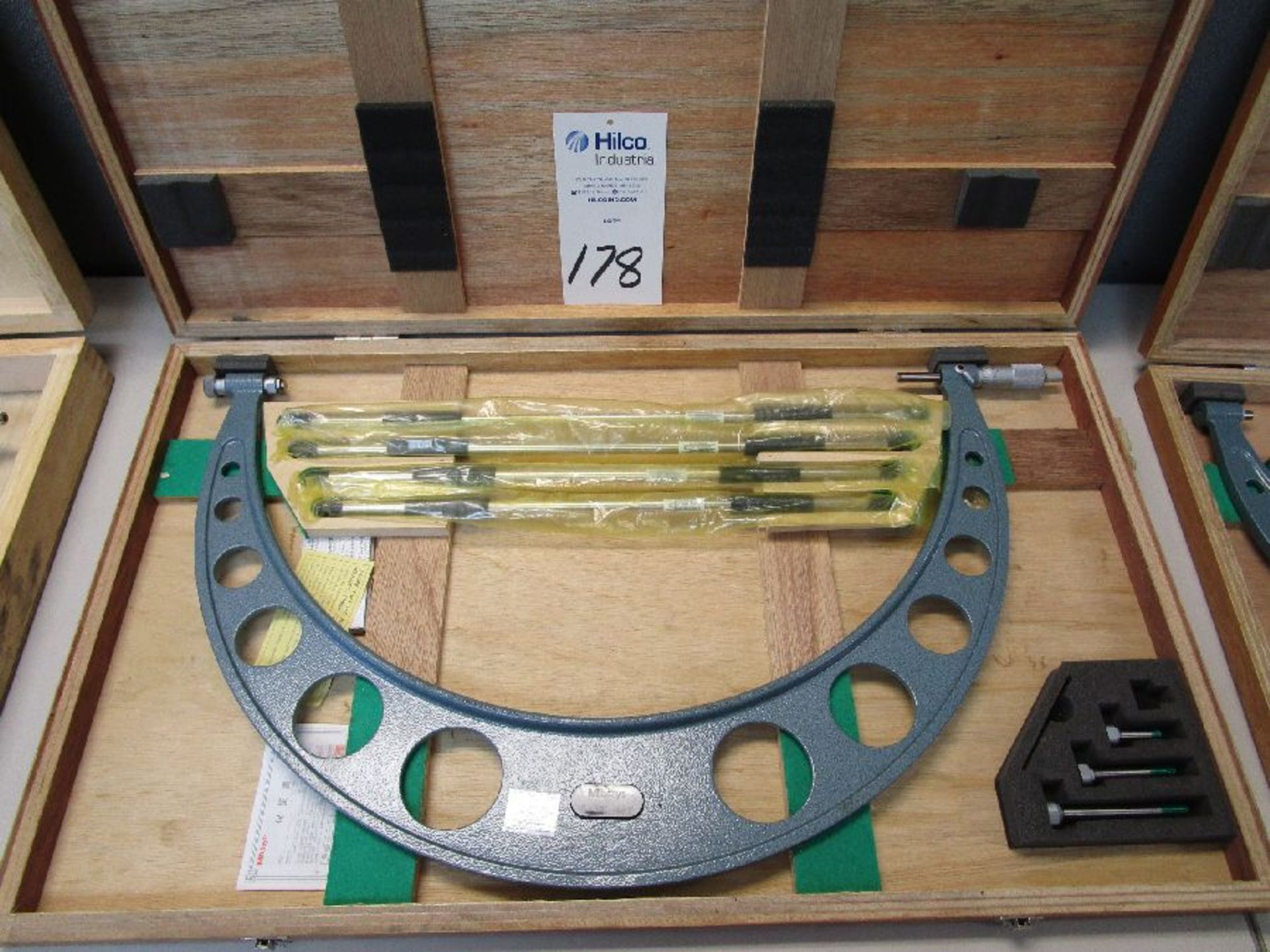 Mitutoyo Model 104-153 16""-20"" Outside Micrometer