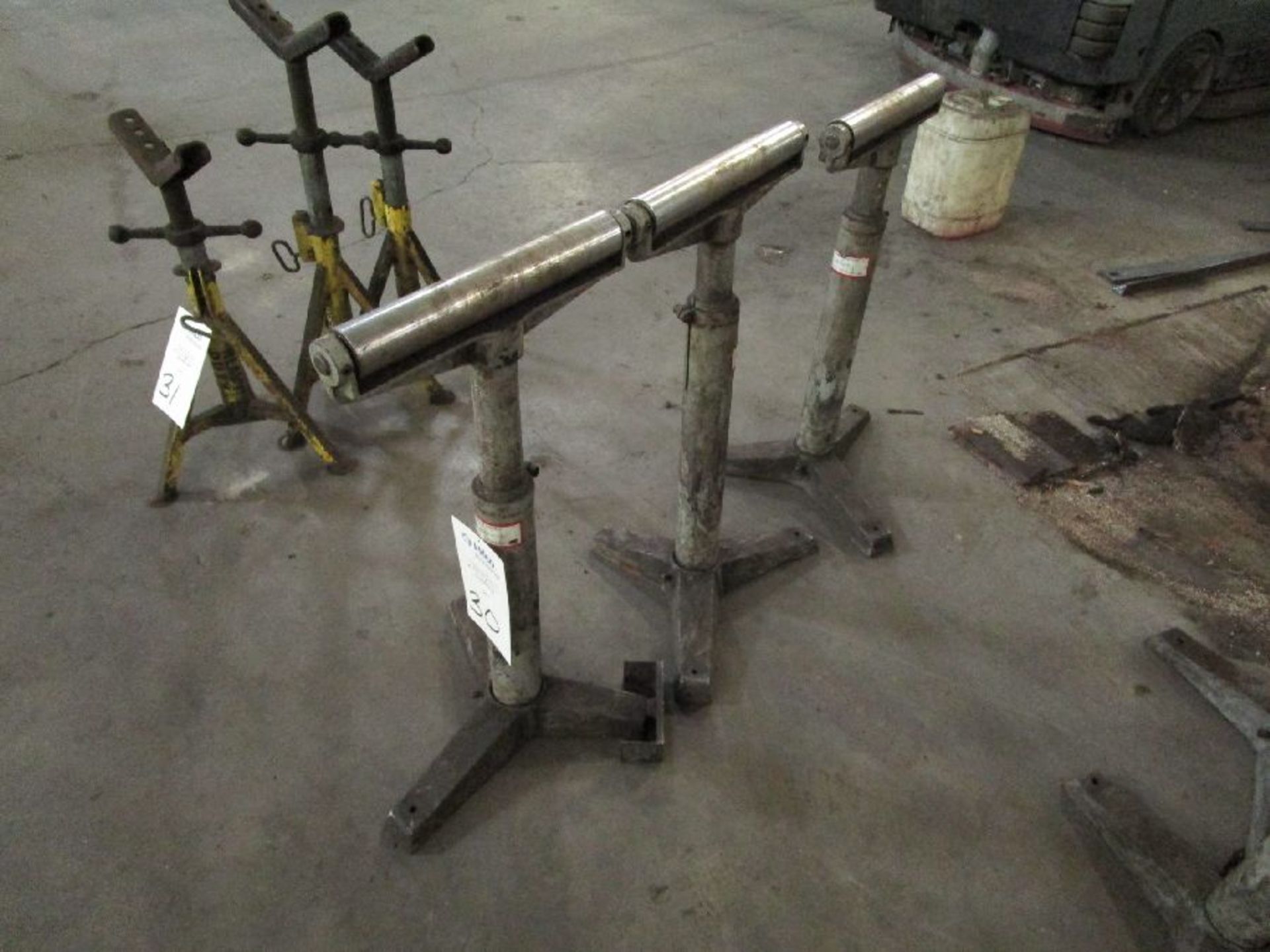 Model Stand -H 1760 lbs Pipe Stand