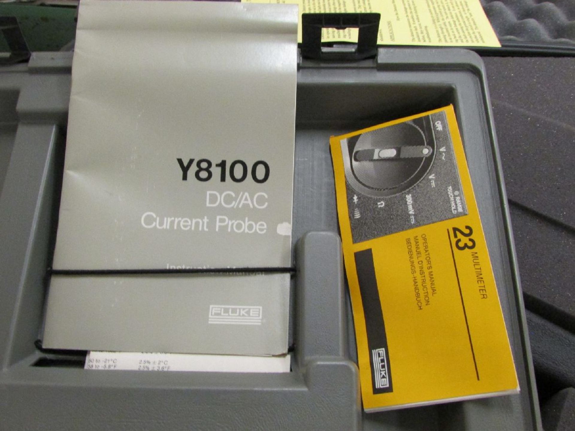 Fluke Model Y8100 200A DC/AC Current Probe - Image 3 of 3