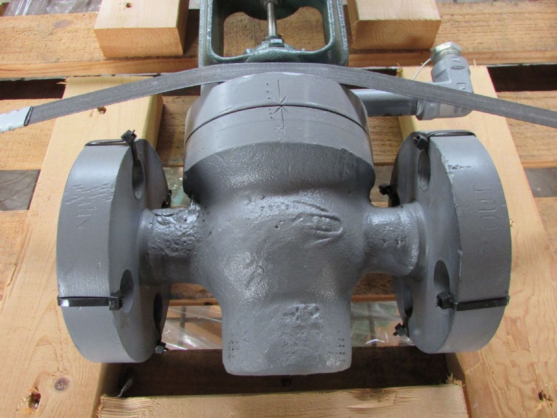 1" Pneumatic Actuated Ball Valve - Image 3 of 6