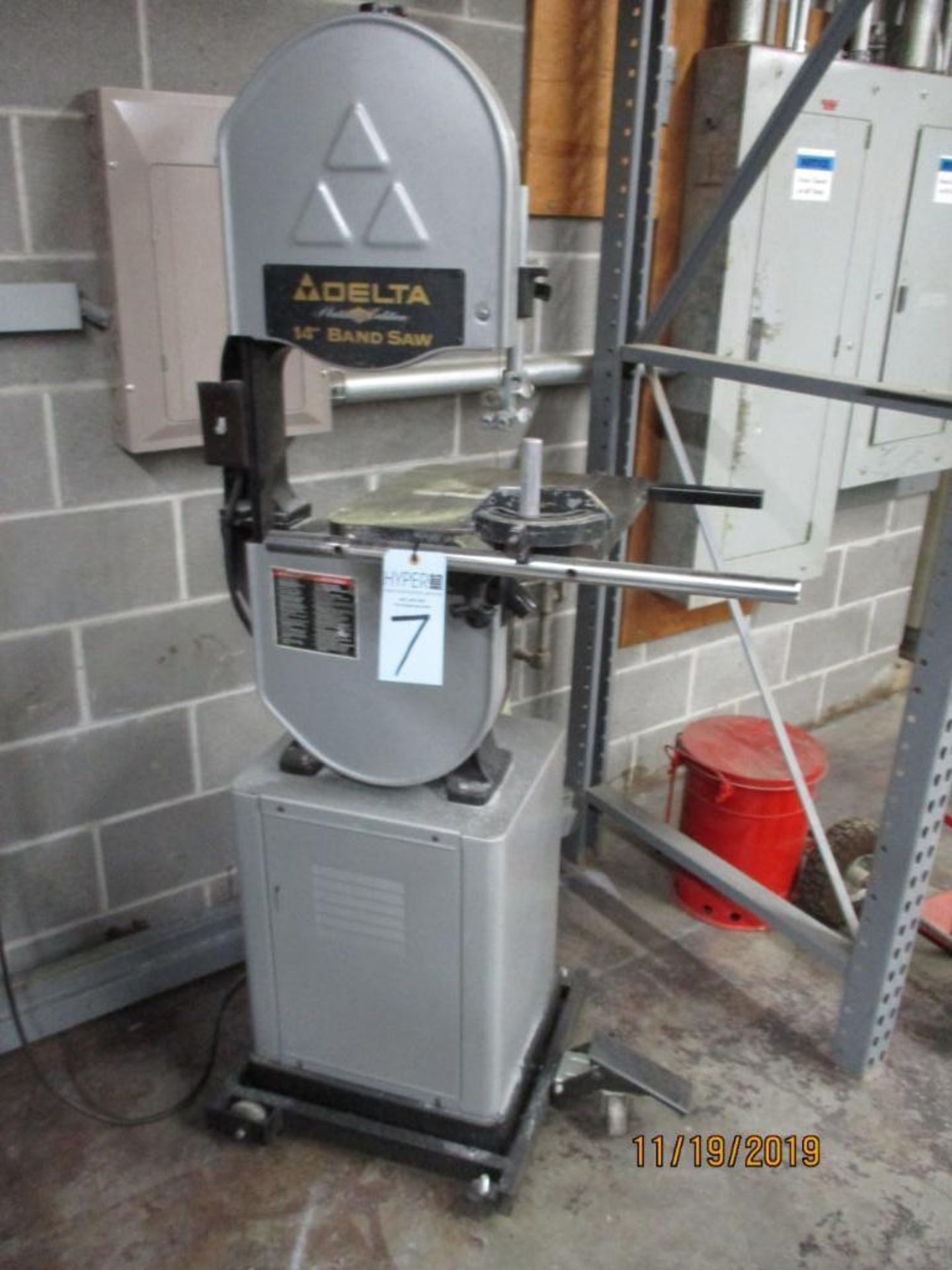 Delta 14" Bandsaw, Blade Length 77" Blade Width 1/8 To 3/4" Cat. No. 28-262 S/N 00181888