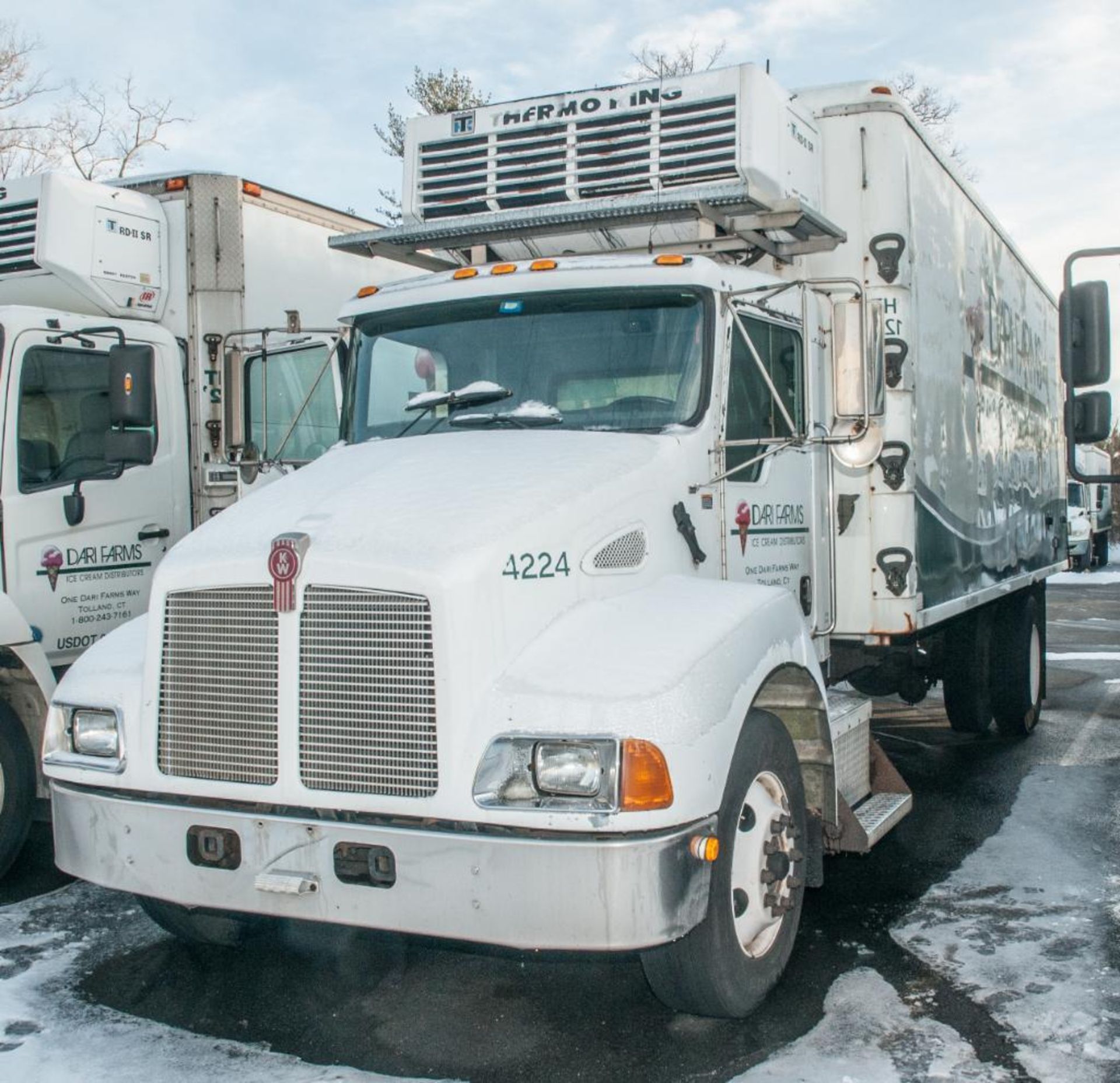 Kenworth T300 24' S/A Reefer Truck Vin: 2NKMHZ7X14M069935 (2004) Cummins Engine, 24'L Johnson Refrig