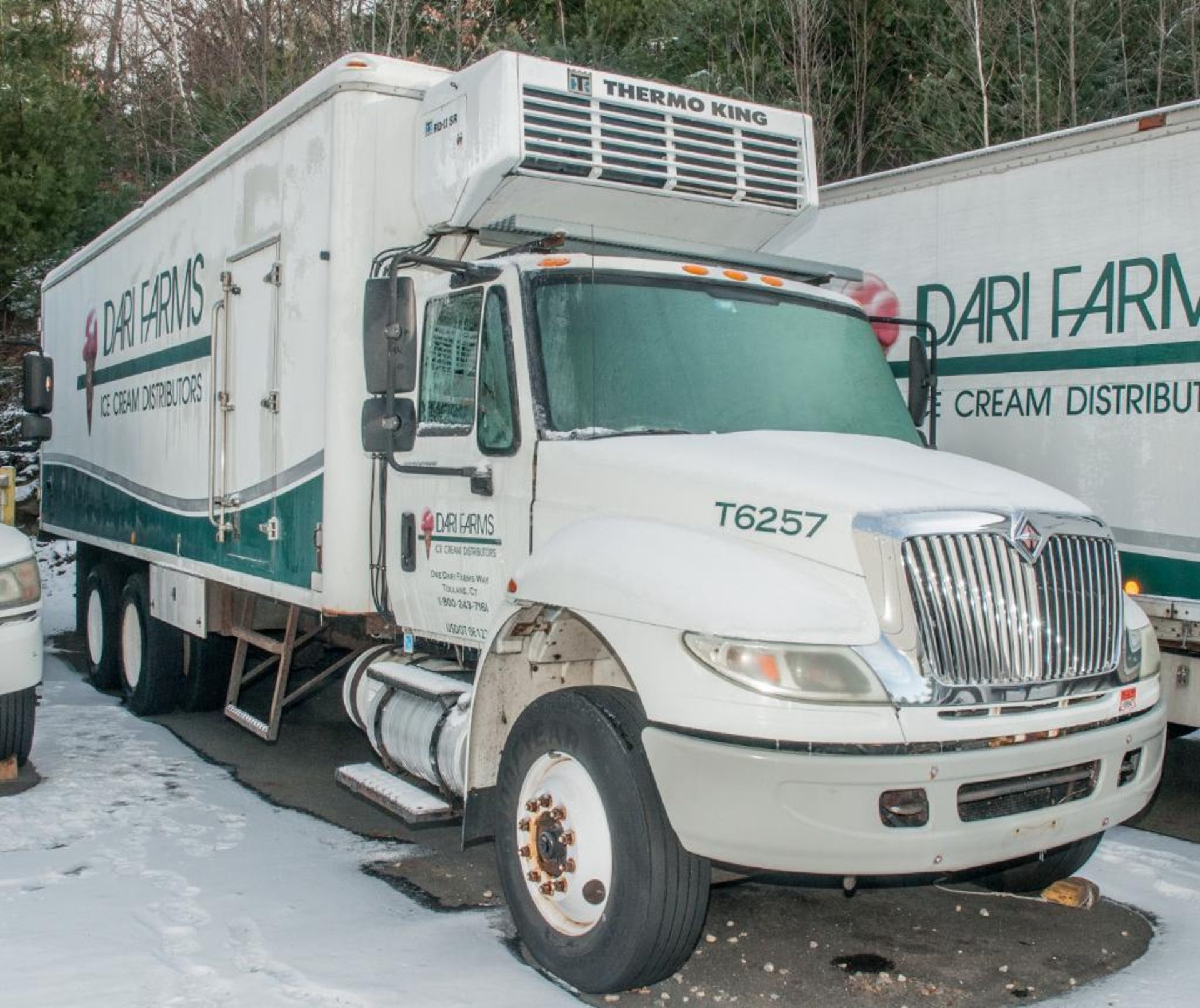 International 4400 28' T/A Reefer Truck Vin: 1HTMSAAR46H215022 (2006) DT466 Engine, Allison A/T, 24' - Image 2 of 9