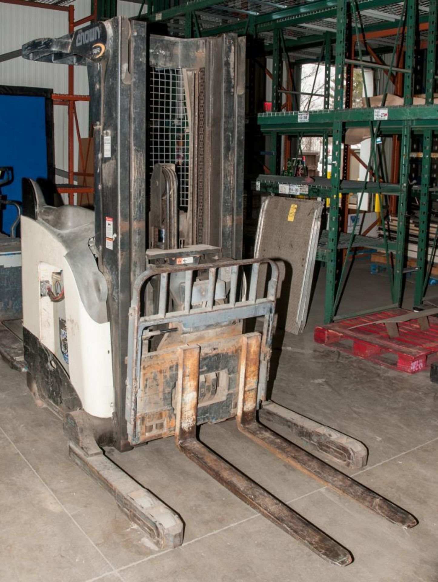 Crown Stand Up Single Reach Forklift, 36v RD 5200 Series, s/n 1A290358, 3,000 lb. Cap., 178", Side S - Image 2 of 4