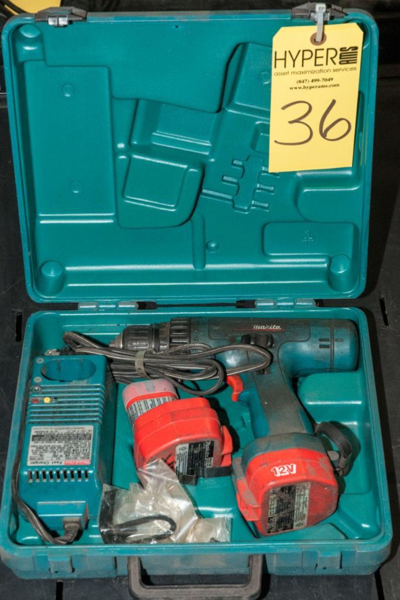 Makita Cordless Drill 12v, w/Case, Charger, (2) Batteries (1) Marked Bad