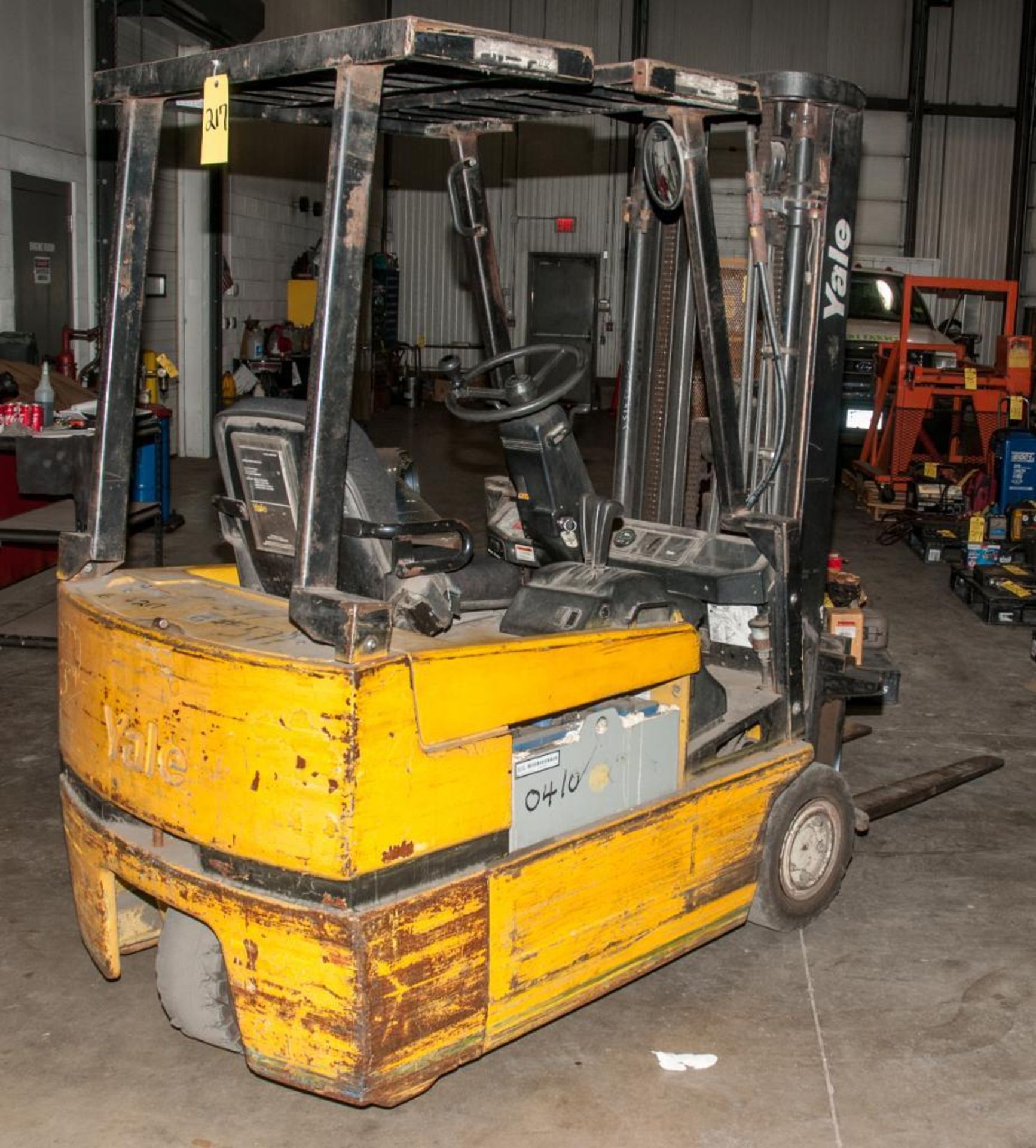 Yale Forklift, 36v, Mdl. ERP030TFN36SE082, s/n B807N03620W, 3,000 lb. Cap. 189" Reach, 42" Forks, So - Image 2 of 5