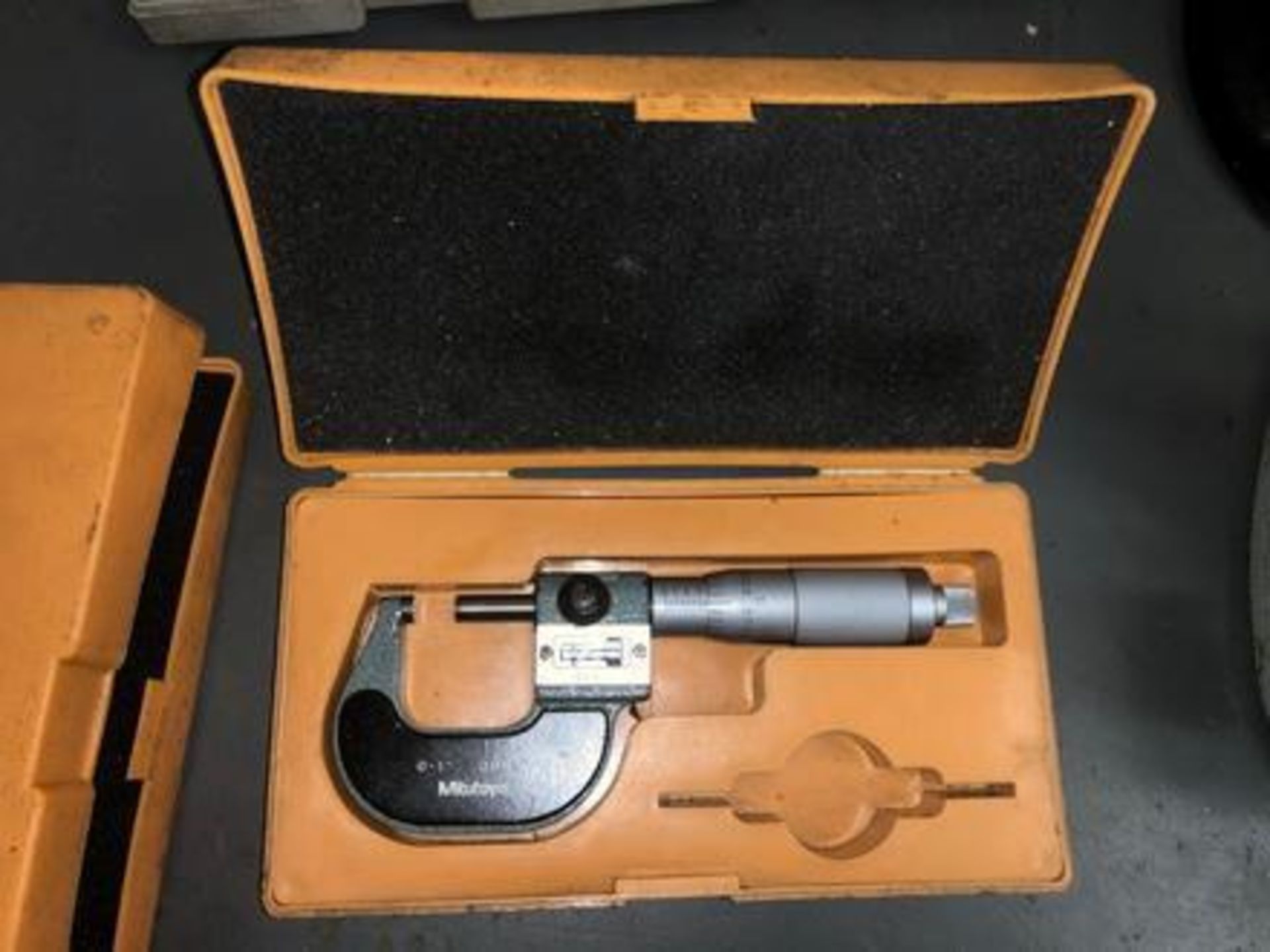 Test Equipment c/o: 1ea Mitutoyo 505-637-66 Dial Caliper with Black Dial Face 0-6" Range .001" w/ Ca - Image 4 of 7