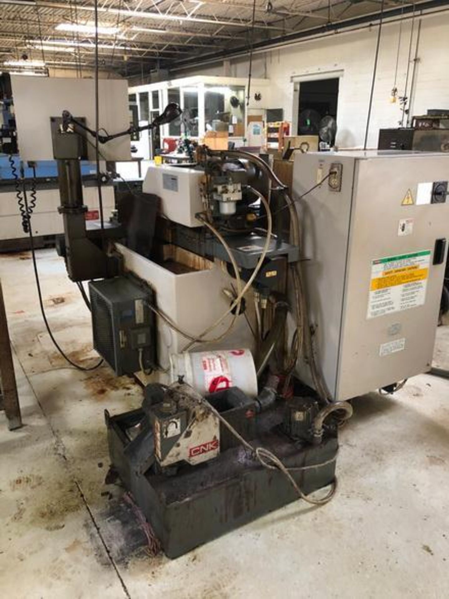 Toyoda Model GE3P-25M CNC Cylindrical Grinder S/N: RC8197 (2000) Spec: GC32 CNC Control Mfg. # LG606 - Image 7 of 24