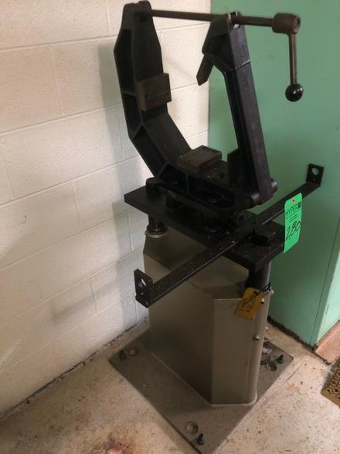 Bar Feeder Clamp with adjustable Hight - Image 5 of 5