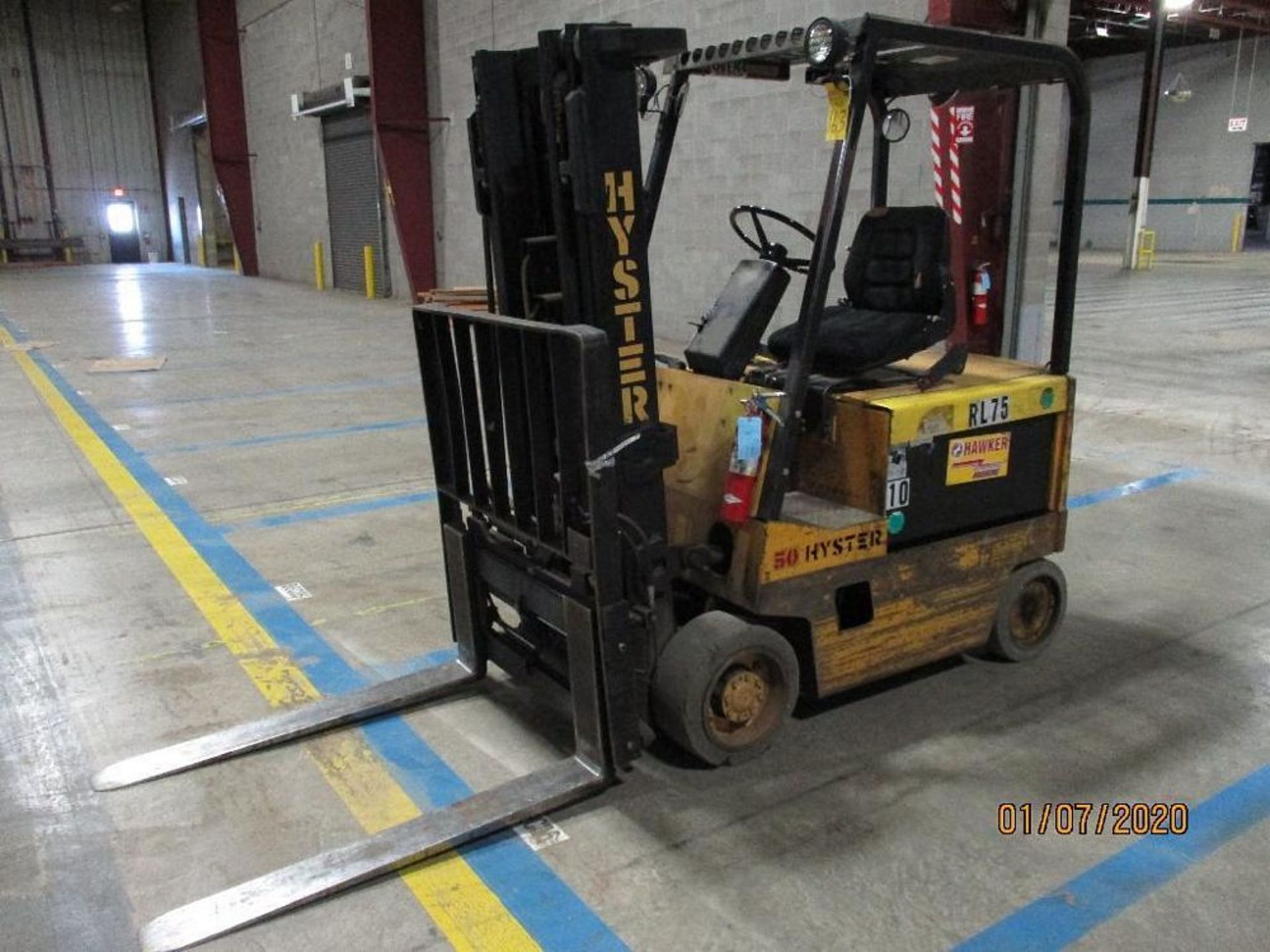 Hyster Electric Forklift (RL75) Double Mast, Side Shift, Auto Adjust 47" Forks, Approx. Height Reach