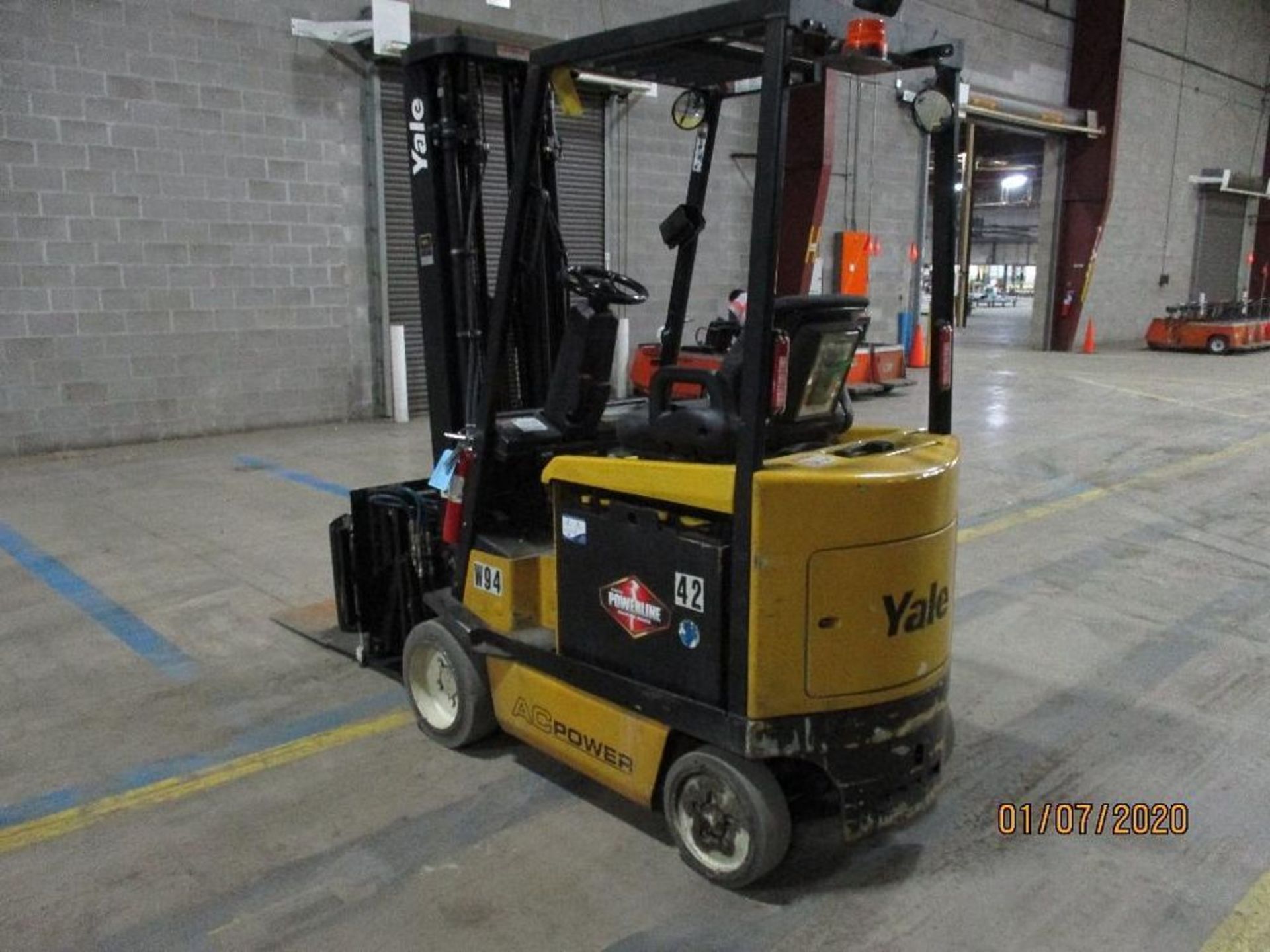 Yale Electric Forklift (W94) Double Mast, Side Shift, Scoop Reach Attachment 32" x 28", Approx. Heig - Image 4 of 7