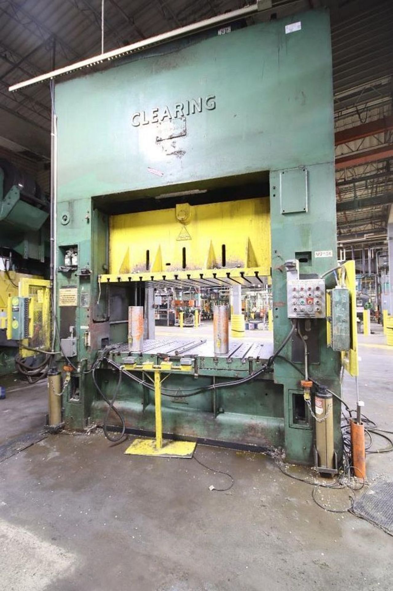 Clearing S2-200-84-48 Press, Serial #55-18882-P, 16" Stroke, 12" Adjustment of Slide, 185 SPM *Subje