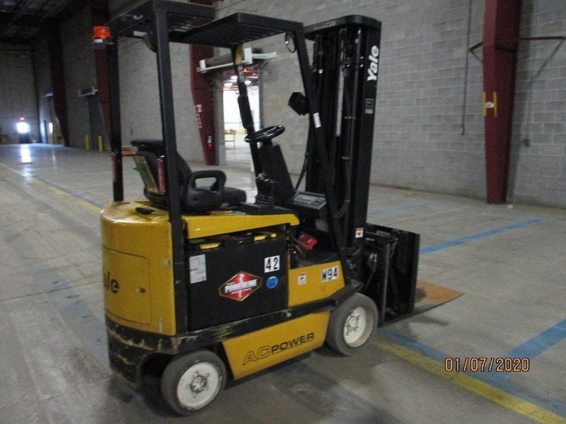 Yale Electric Forklift (W94) Double Mast, Side Shift, Scoop Reach Attachment 32" x 28", Approx. Heig - Image 3 of 7