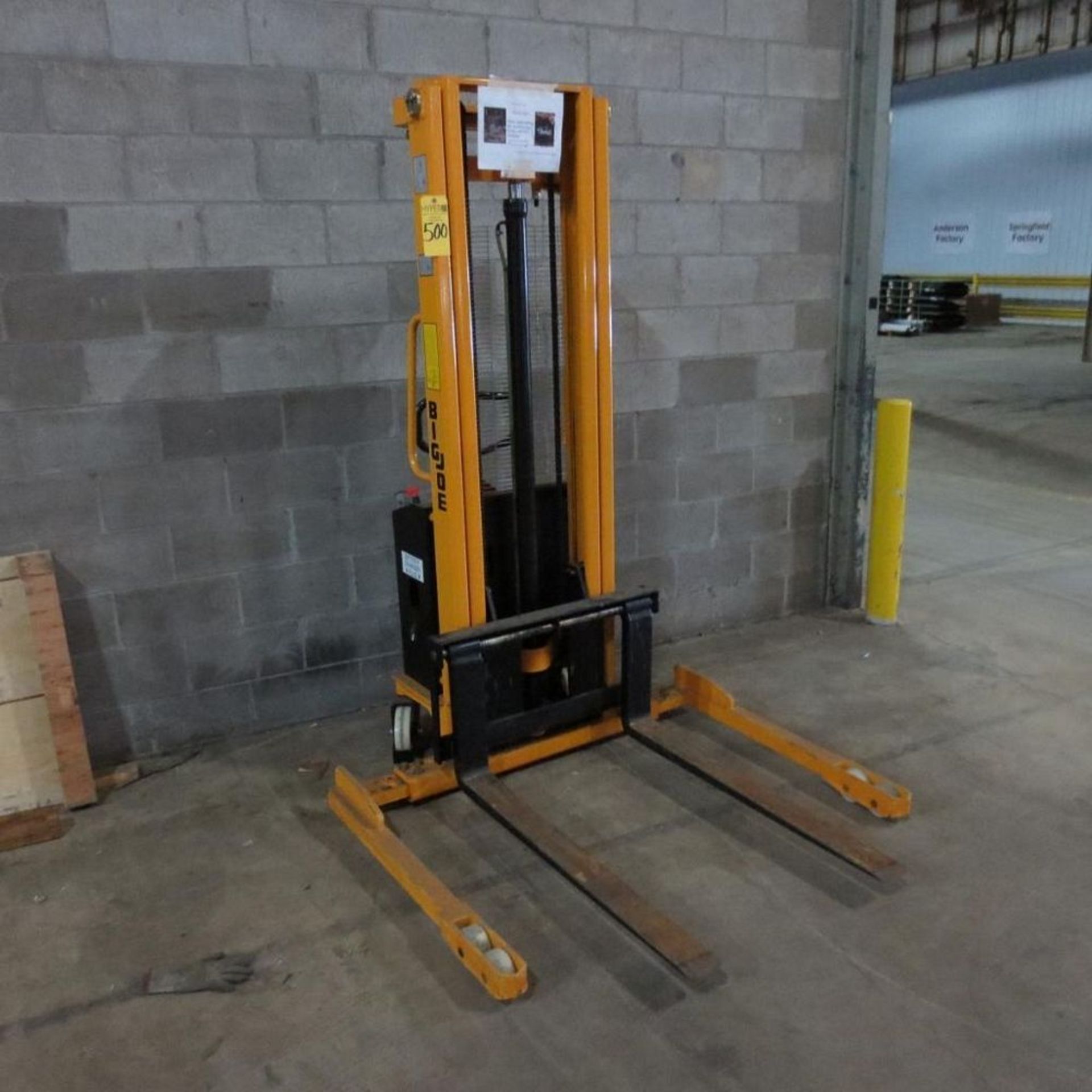 Big Joe Model M22 Max Cap 2200 LB Pallet Lift, 42" Forks