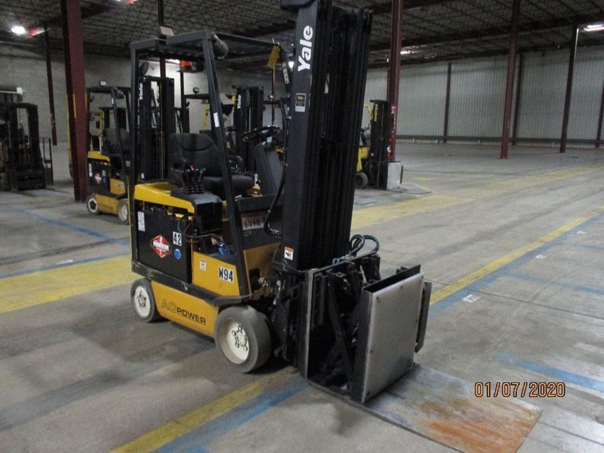 Yale Electric Forklift (W94) Double Mast, Side Shift, Scoop Reach Attachment 32" x 28", Approx. Heig - Image 2 of 7