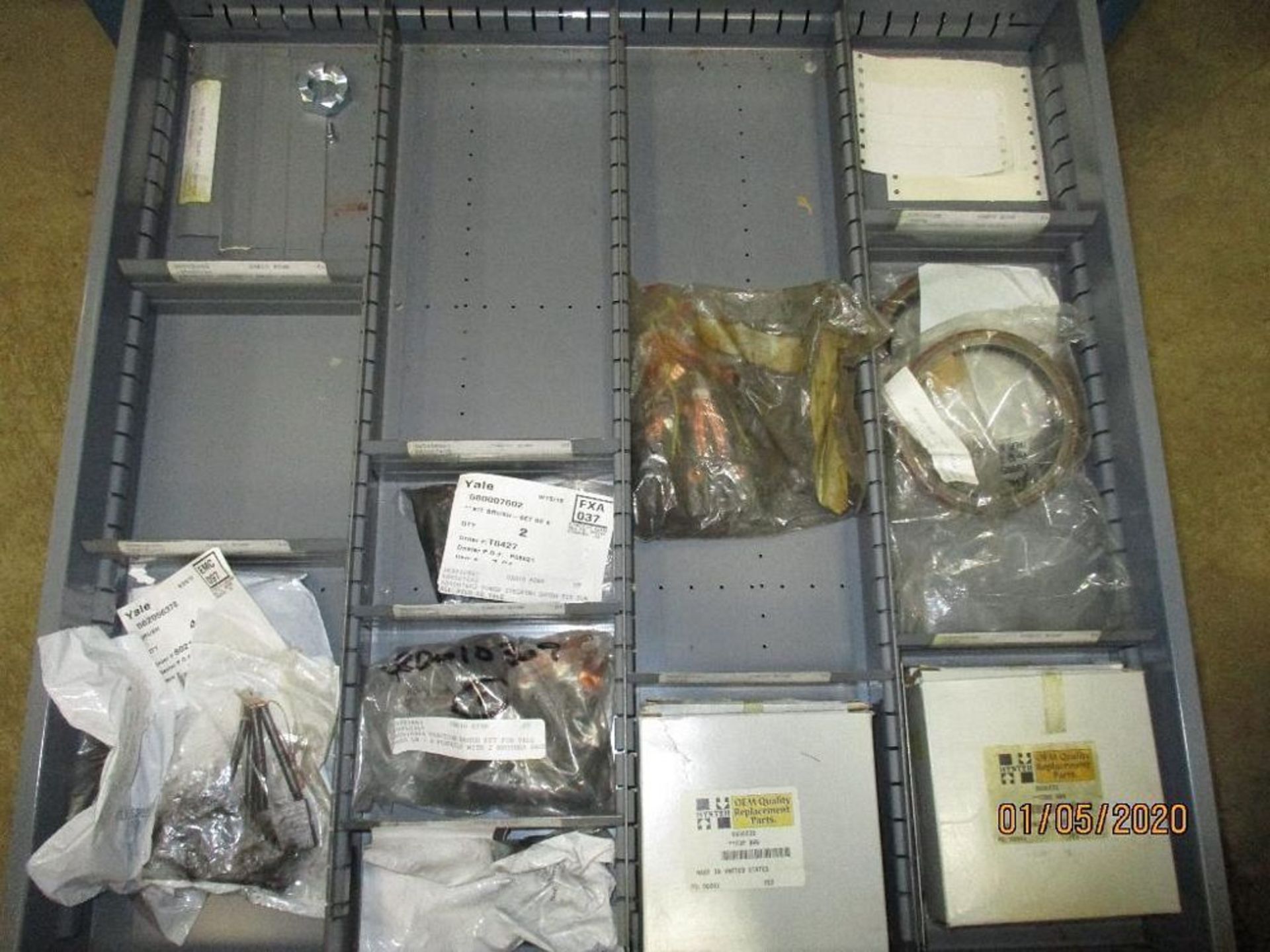 Nine Drawer Cabinet Plus Contents Of Hyster Parts Including Copper Connectors, Electrical Components - Image 10 of 11