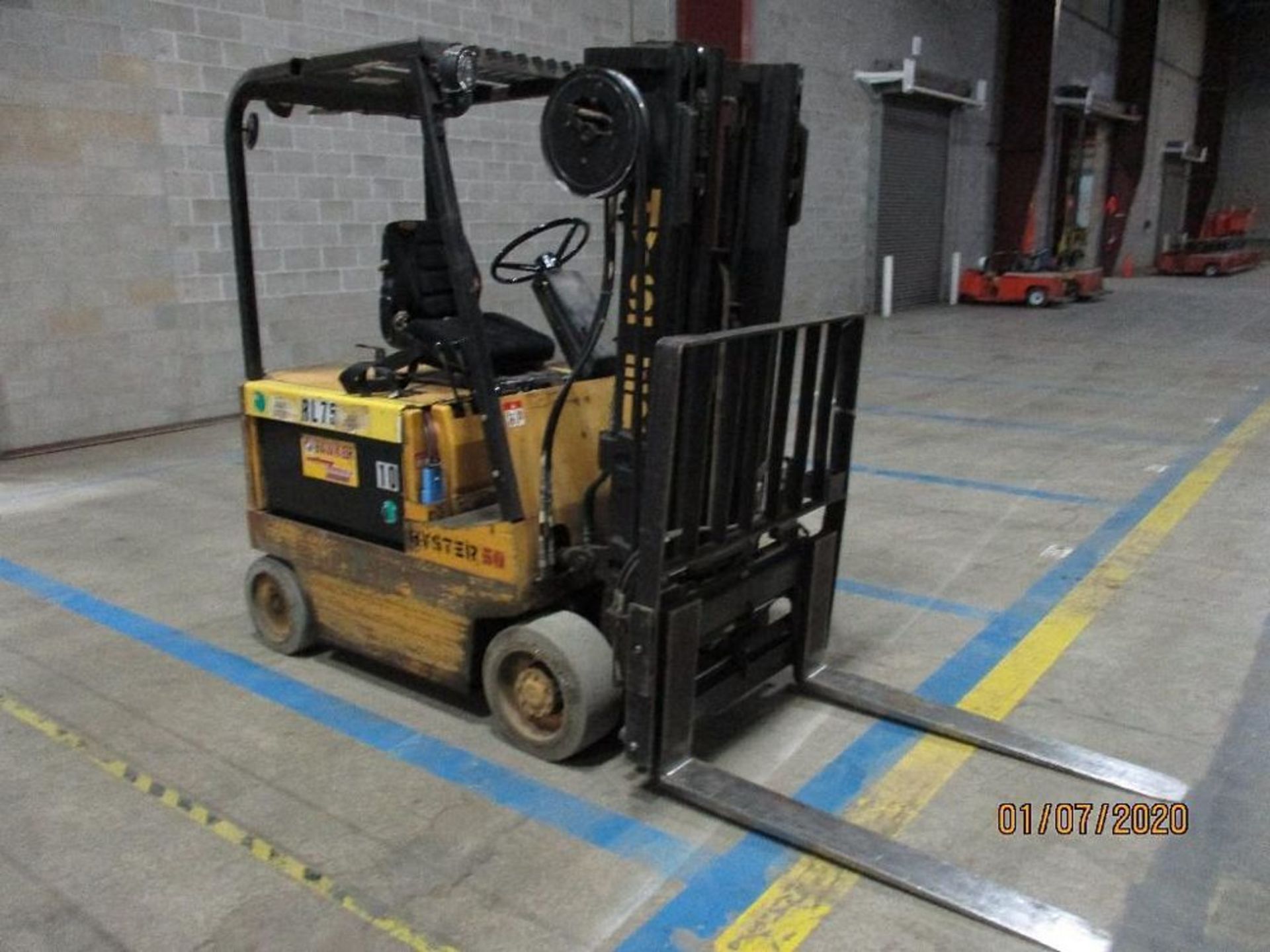 Hyster Electric Forklift (RL75) Double Mast, Side Shift, Auto Adjust 47" Forks, Approx. Height Reach - Image 2 of 7