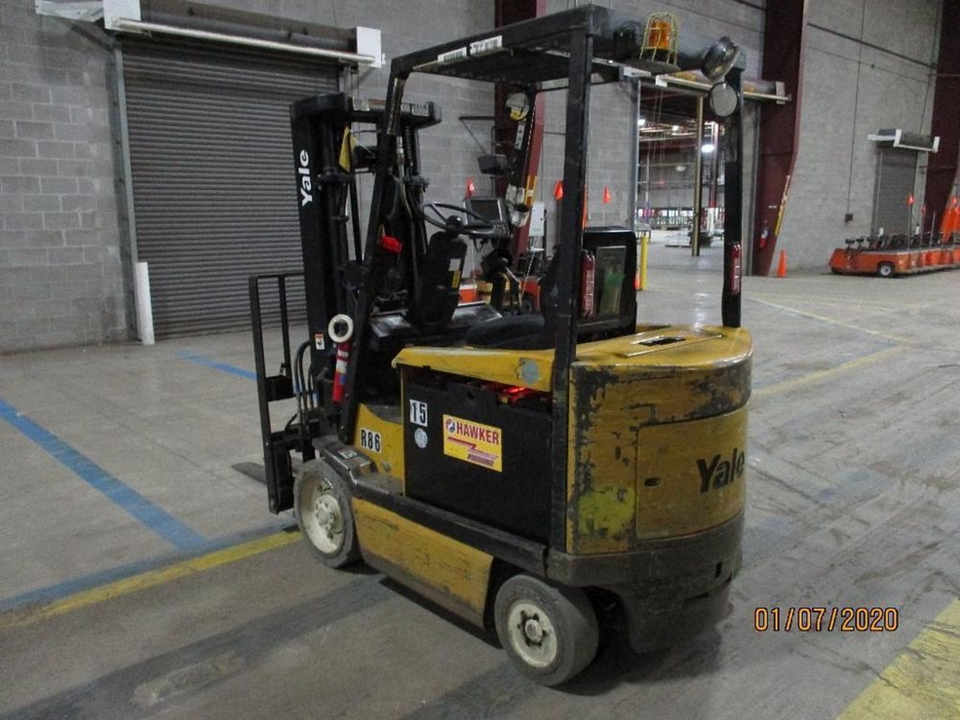 Yale Electric Forklift (R86) Double Mast, Side Shift, Auto Adjust 46" Forks, Approx. Height Reach 19 - Image 4 of 8